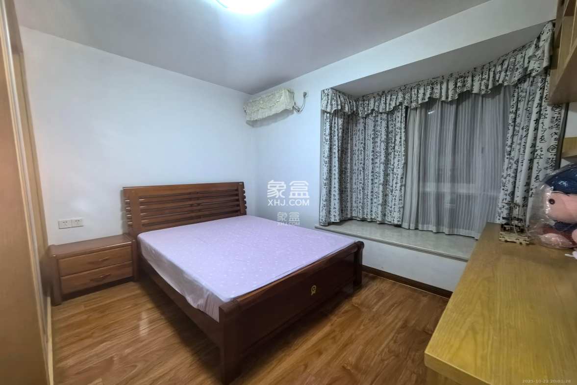 山水庭院 3室2厅1卫 1800.0元/月 山水庭院 3室2厅1卫 1800.0元/月室内图