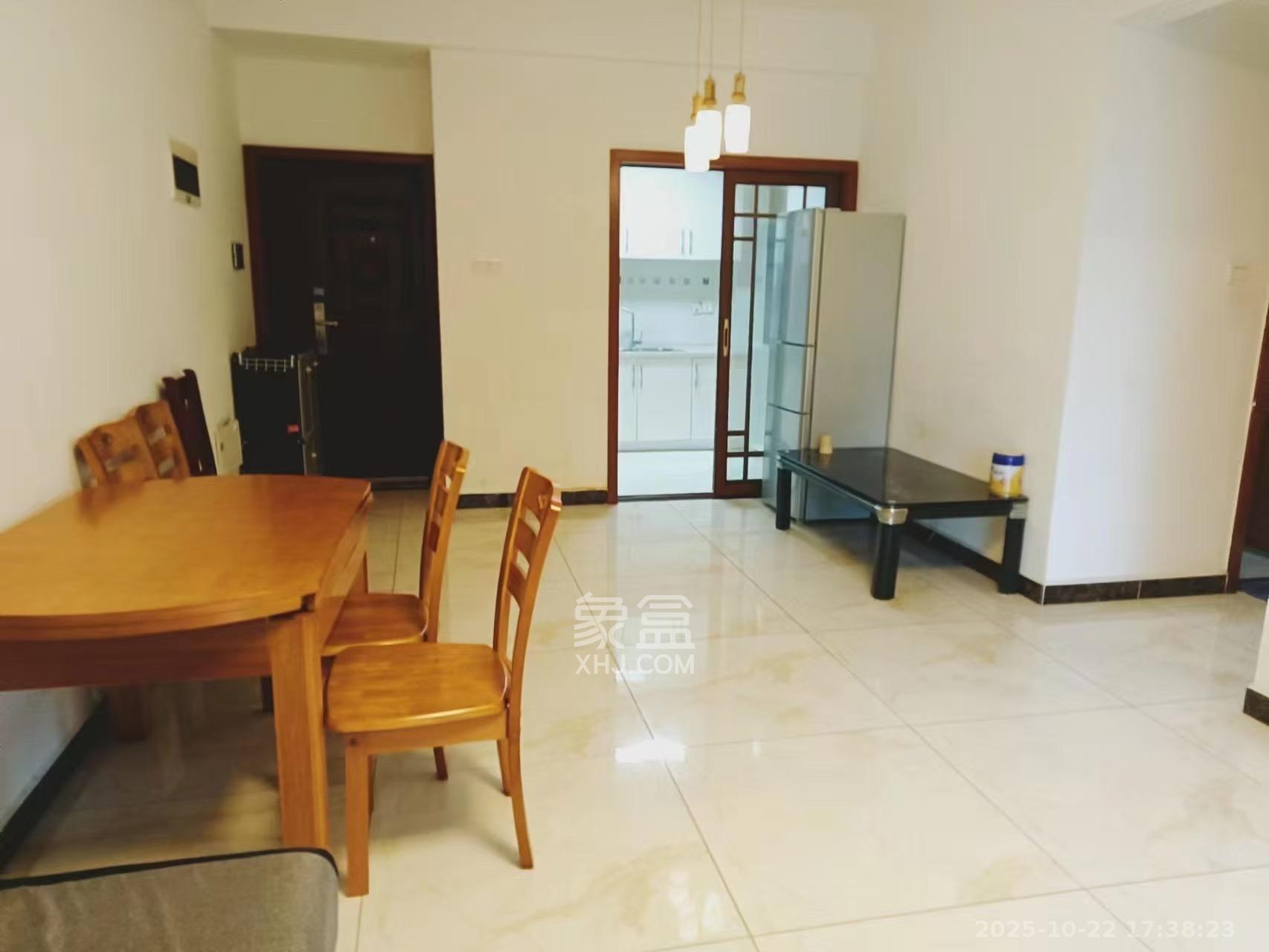 辉煌国际城二期  2室2厅1卫    2200.0元/月室内图