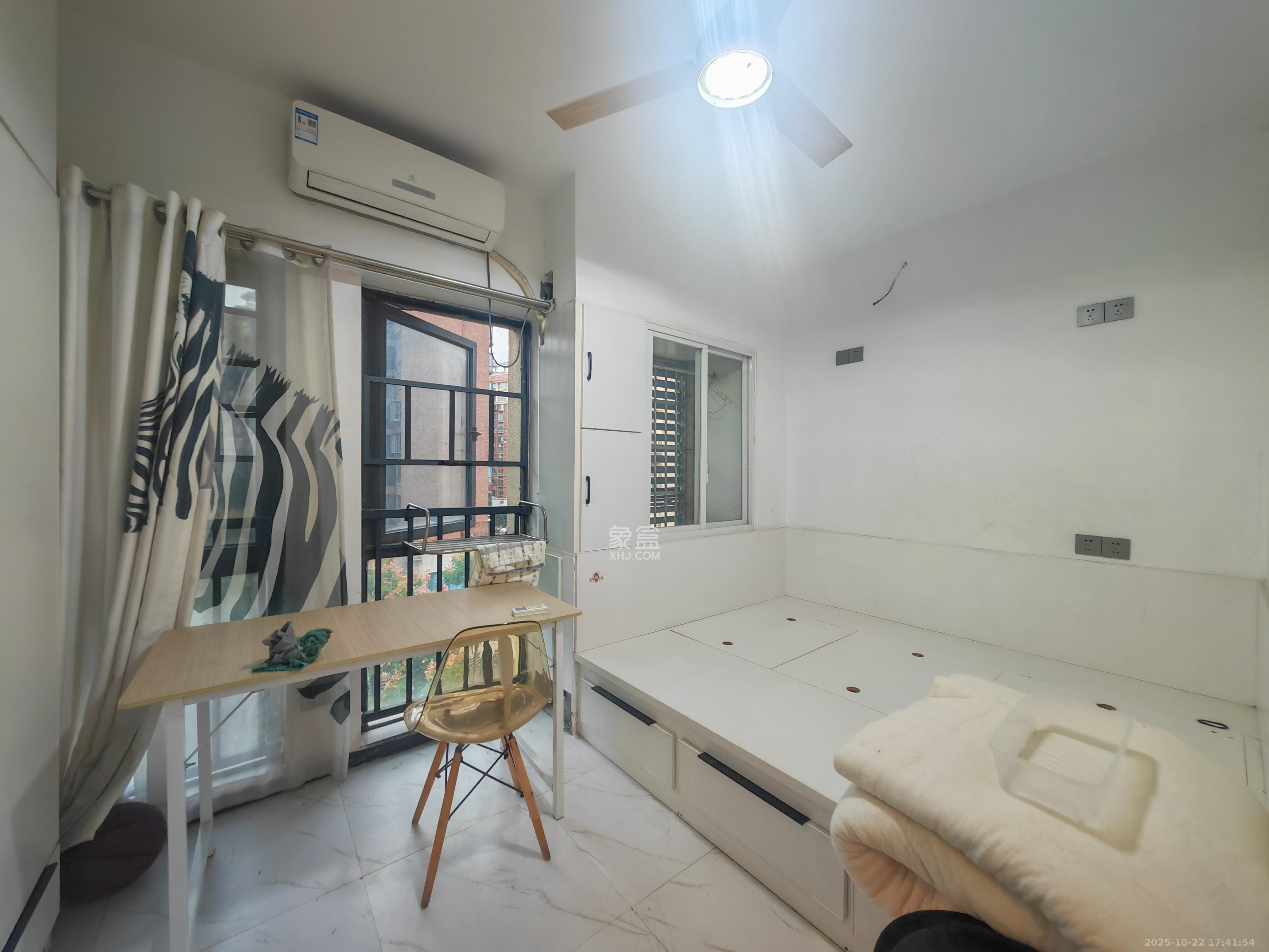 鑫远玲珑  1室0厅0卫    1200.0元/月室内图