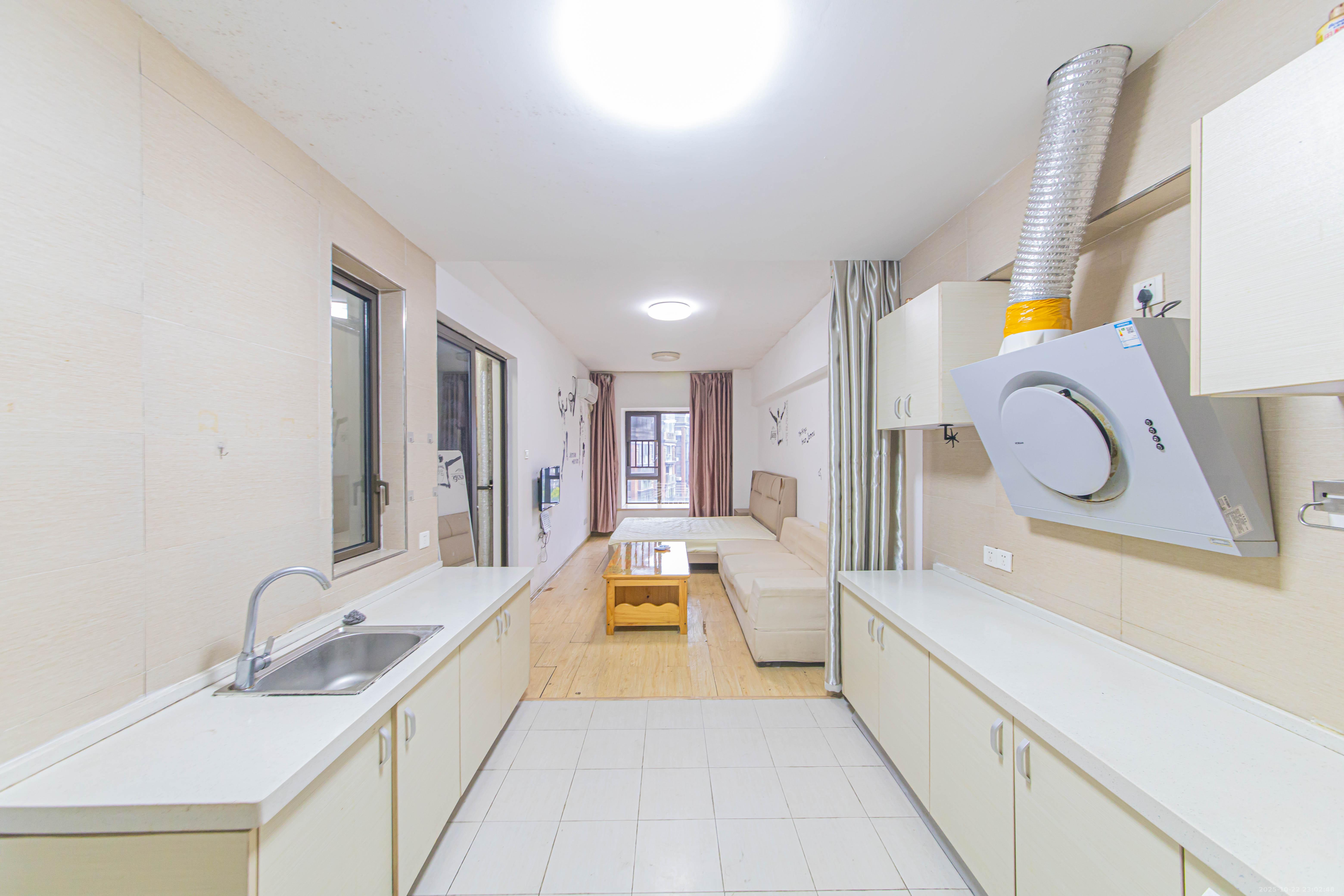 绿地公馆(绿地名邸) 1室1厅1卫 45.0万 绿地公馆(绿地名邸) 1室1厅1卫 45.0万厨房