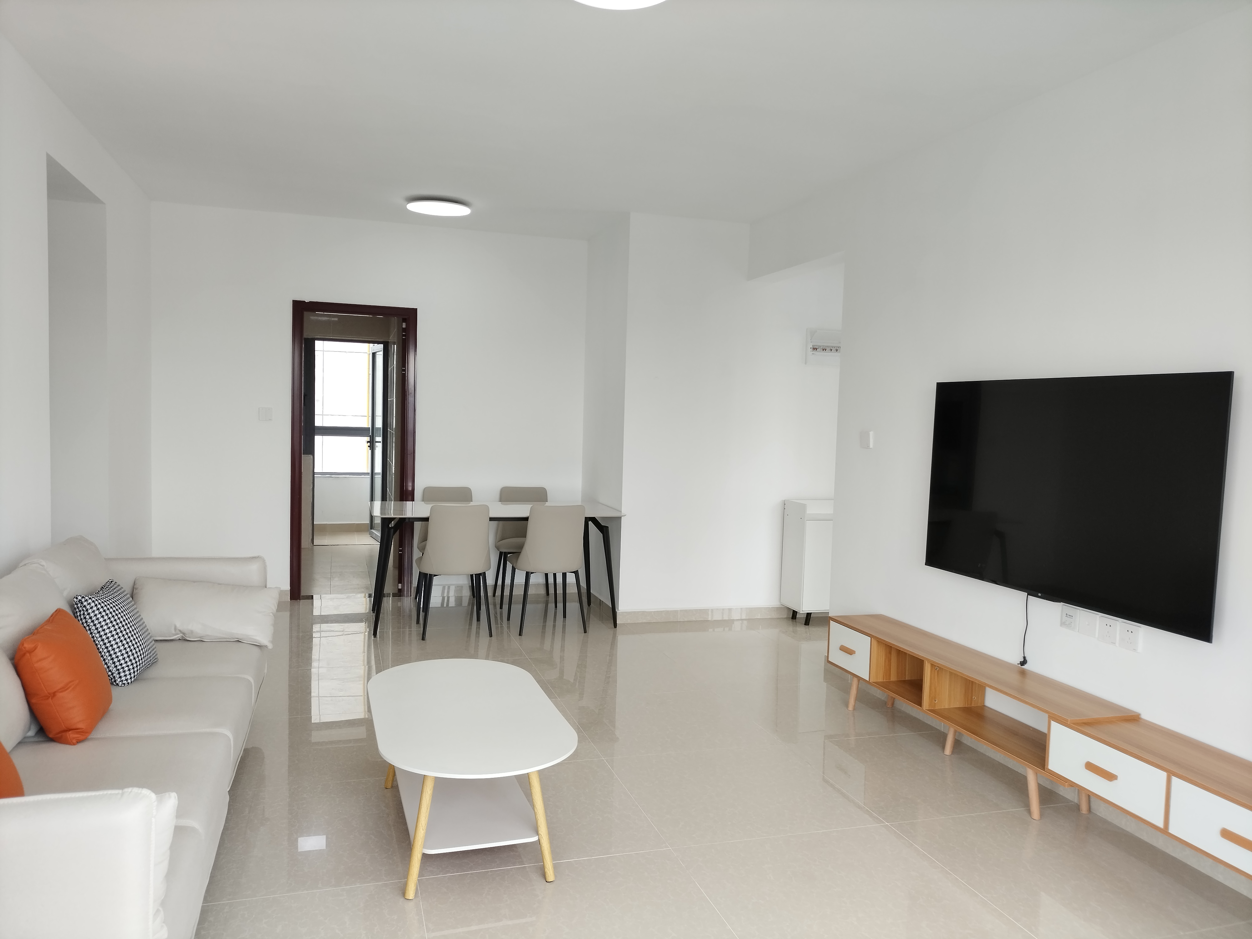 坡巷雅苑  4室2厅2卫    3800.0元/月 坡巷雅苑  4室2厅2卫    3800.0元/月室内图