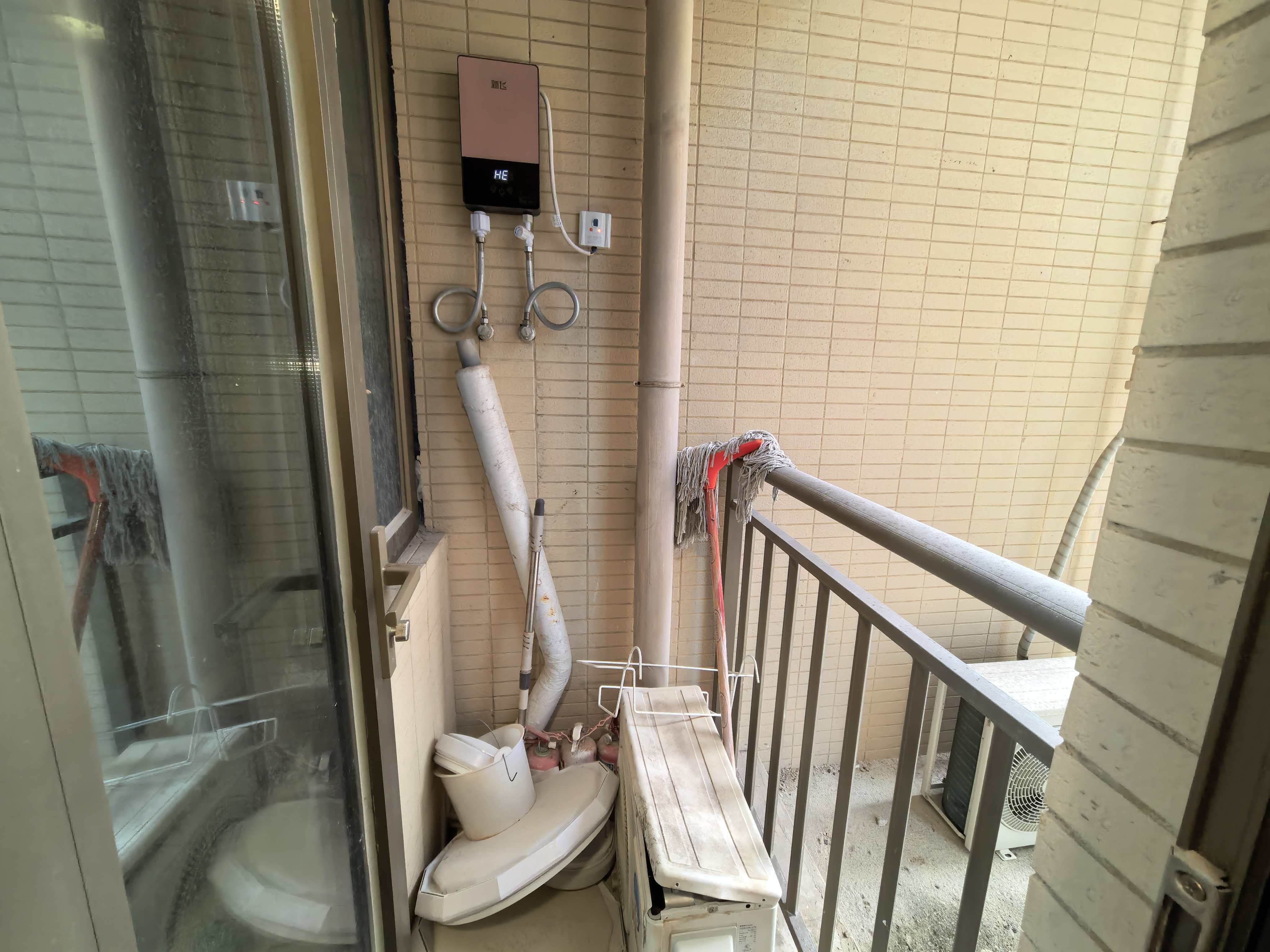天鹅湾  2室2厅1卫    2000.0元/月室内图