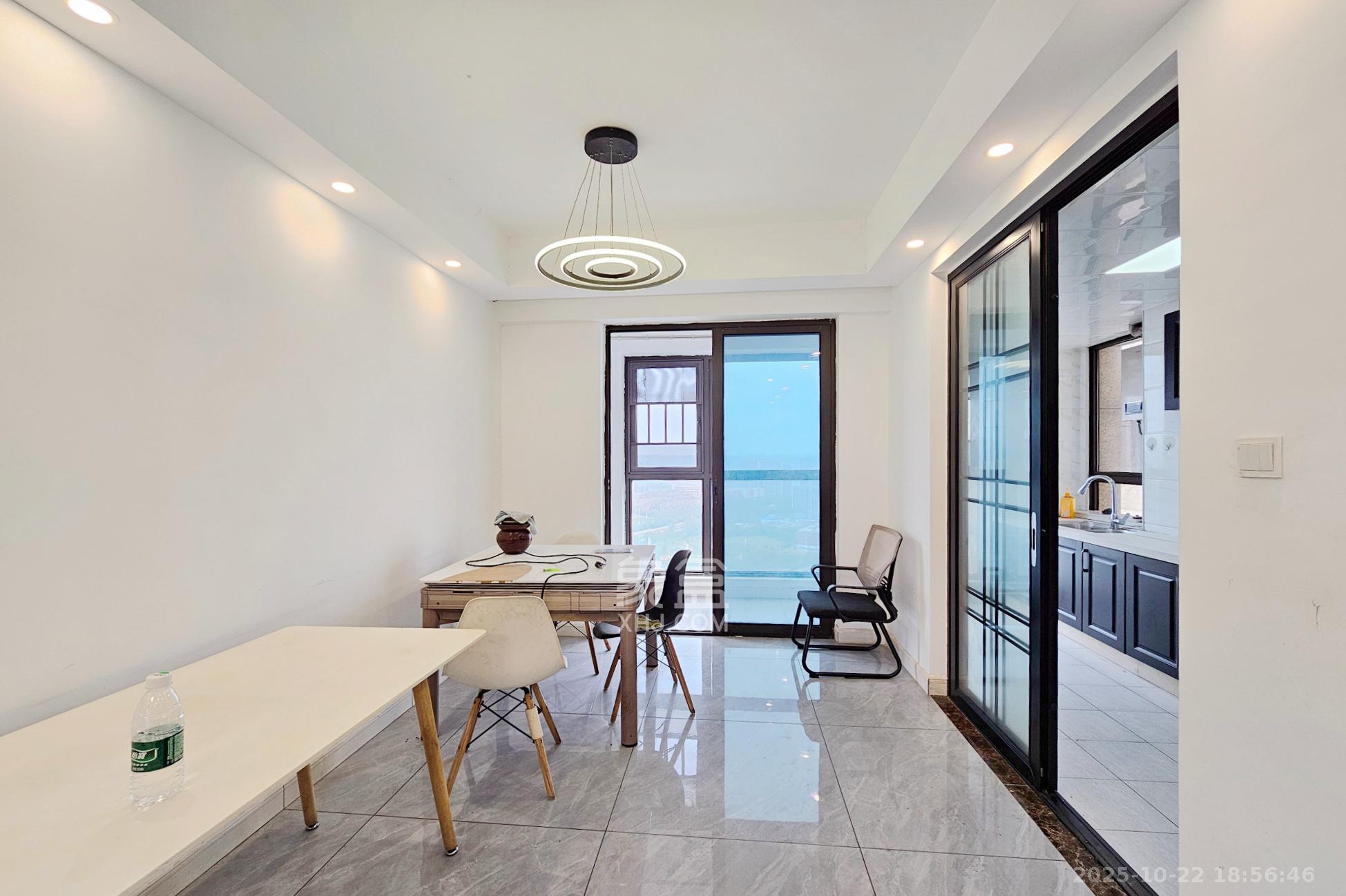 明昇壹城（明昇时代广场）二期  4室2厅2卫    172.0万客厅