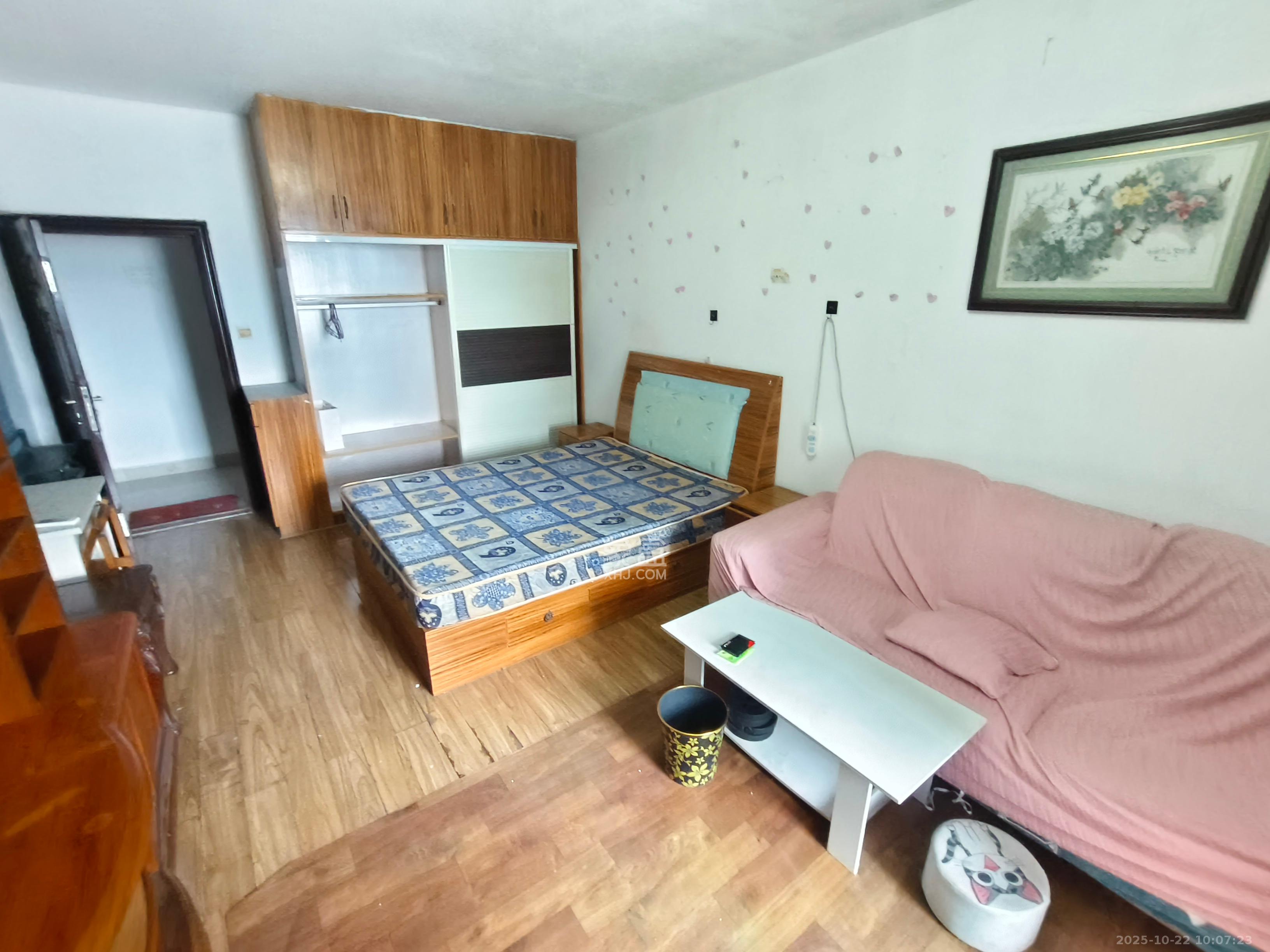 建鸿达现代公寓  1室1厅1卫    1300.0元/月 建鸿达现代公寓  1室1厅1卫    1300.0元/月室内图1