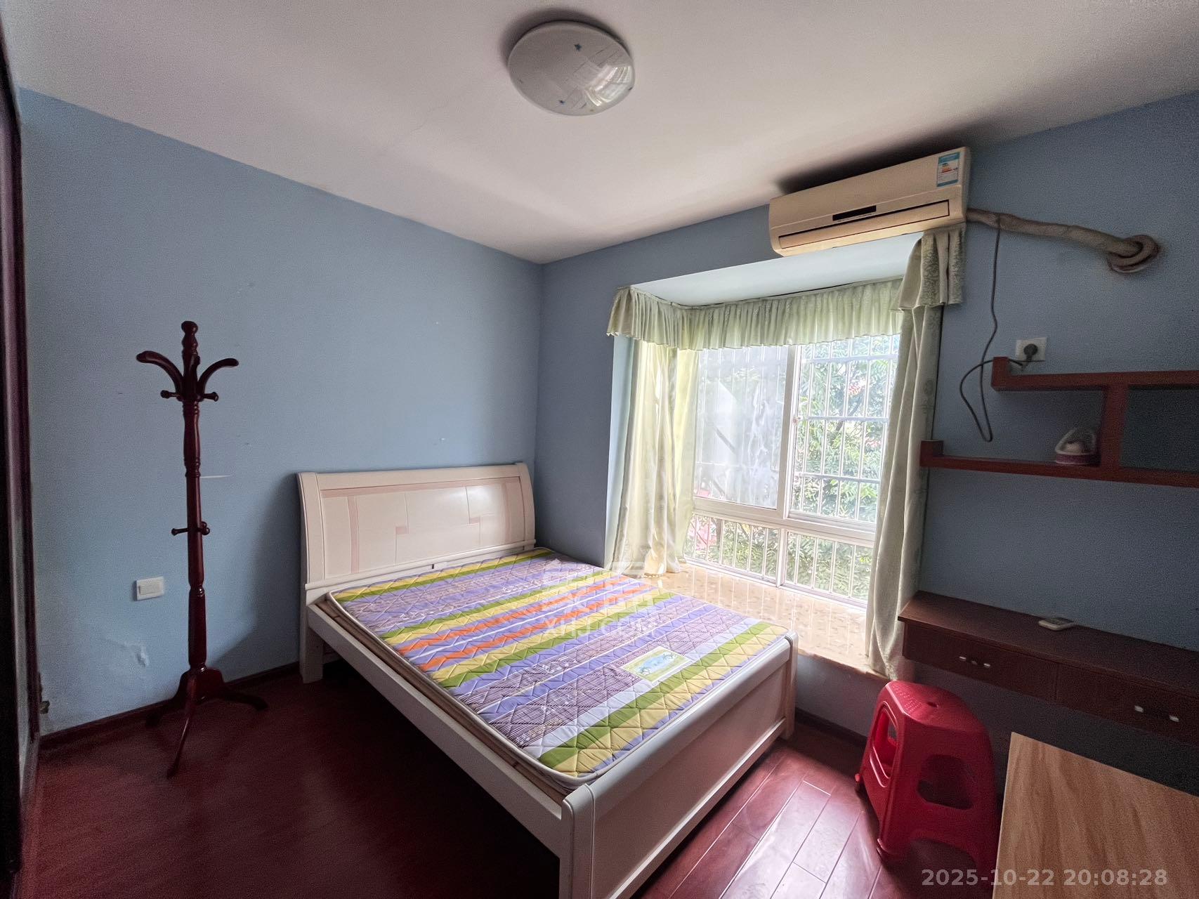 枫华府第  3室2厅2卫    1700.0元/月 枫华府第  3室2厅2卫    1700.0元/月室内图