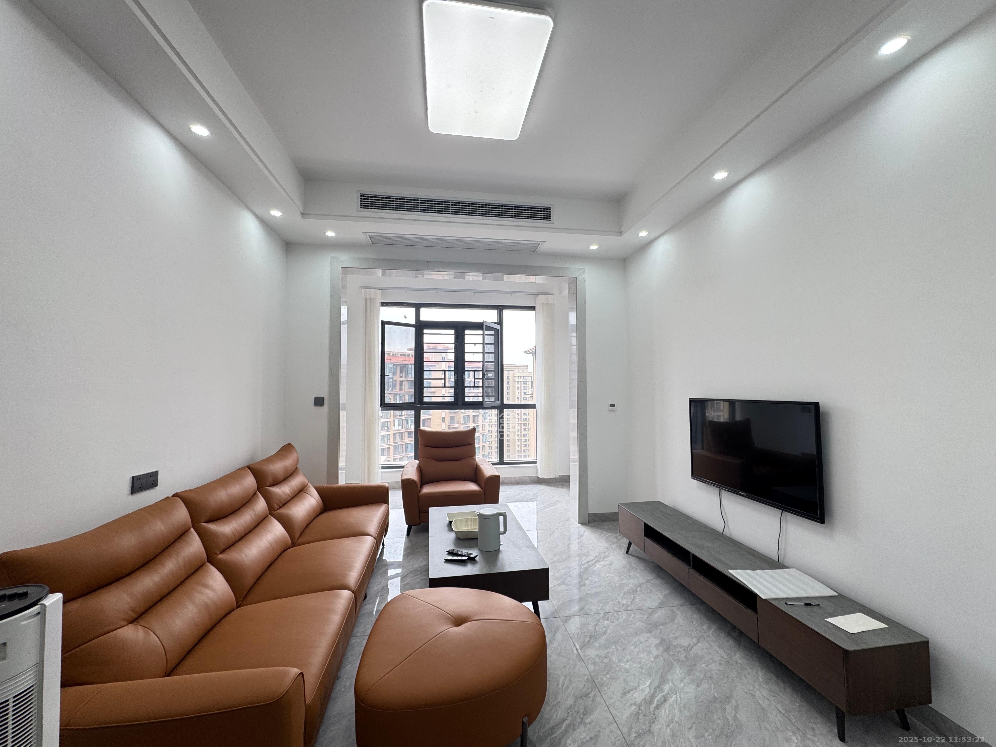 邦盛水岸御园  3室2厅2卫    2200.0元/月 邦盛水岸御园  3室2厅2卫    2200.0元/月室内图