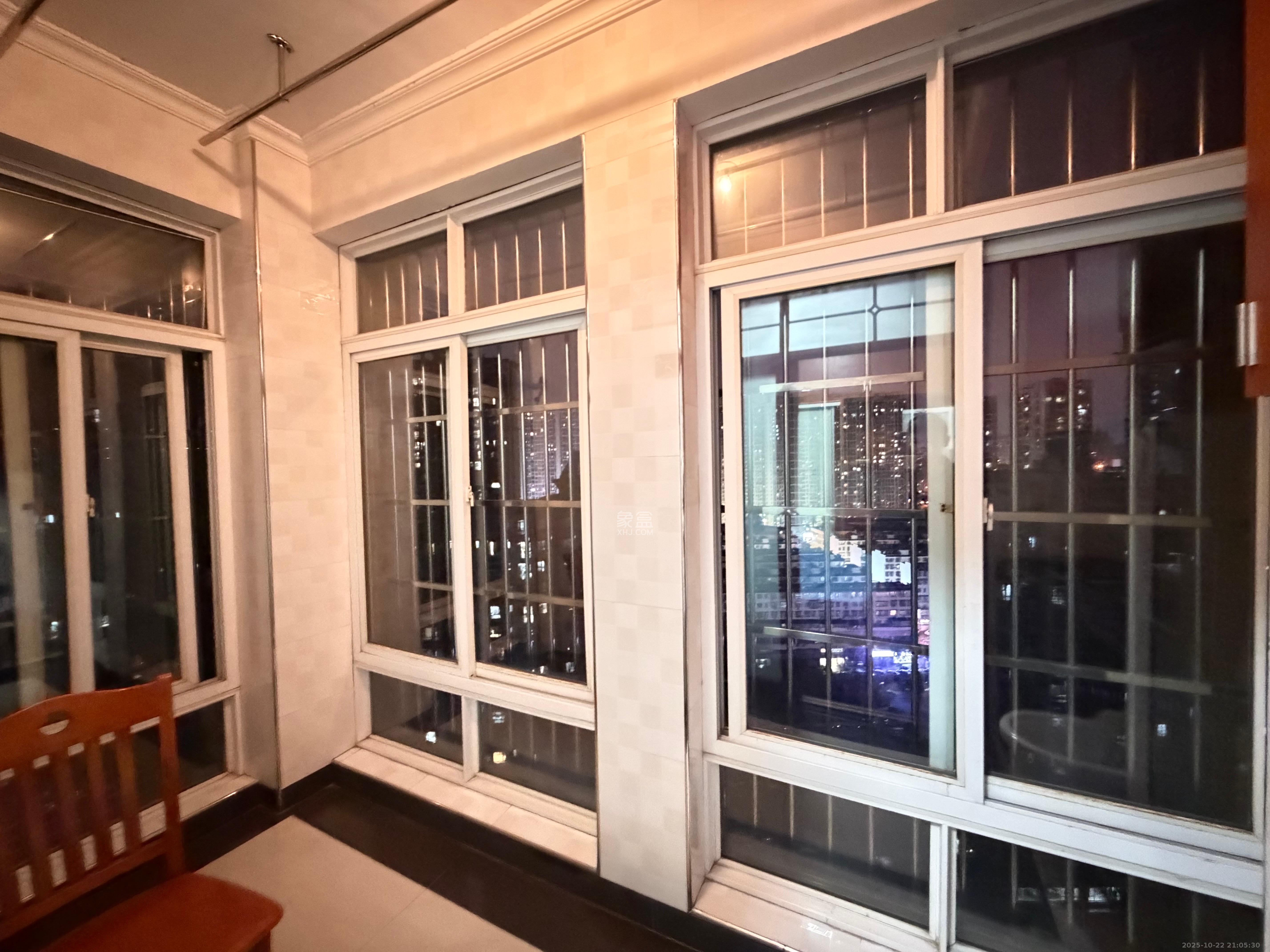 爱琴海岸 2室1厅1卫 1600.0元/月 爱琴海岸 2室1厅1卫 1600.0元/月室内图