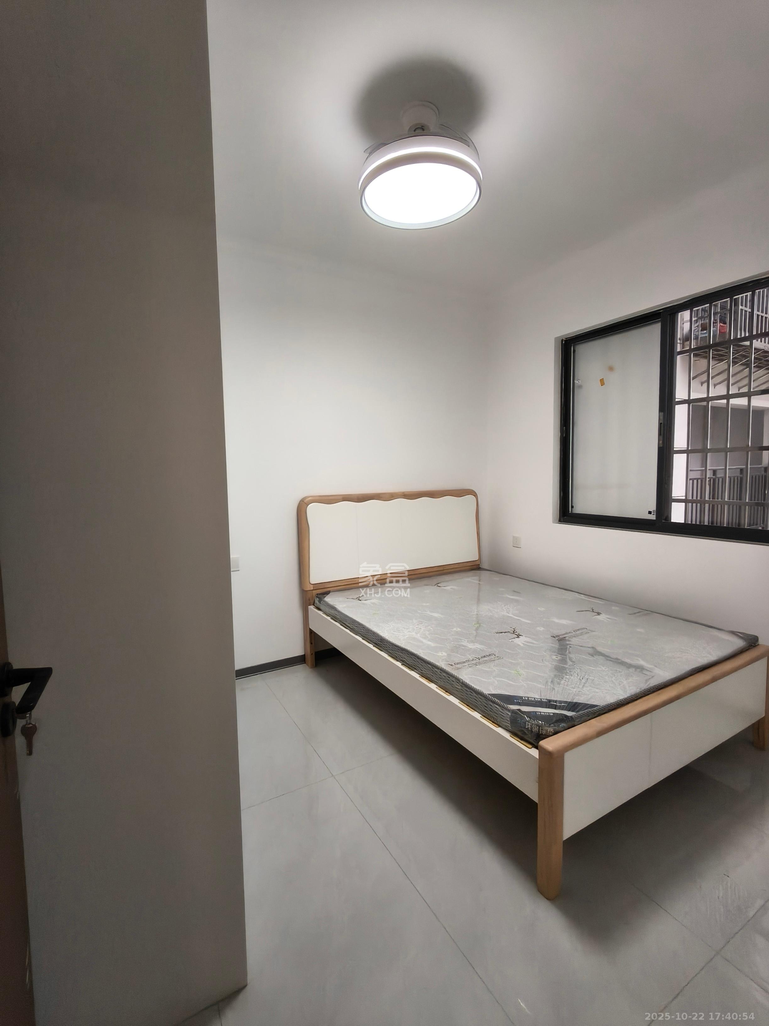 和景家园二期  1室0厅0卫    1800.0元/月 和景家园二期  1室0厅0卫    1800.0元/月室内图