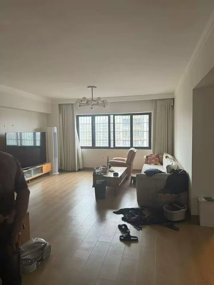 金盘广场 3室2厅2卫 153.09万 金盘广场 3室2厅2卫 153.09万室内图