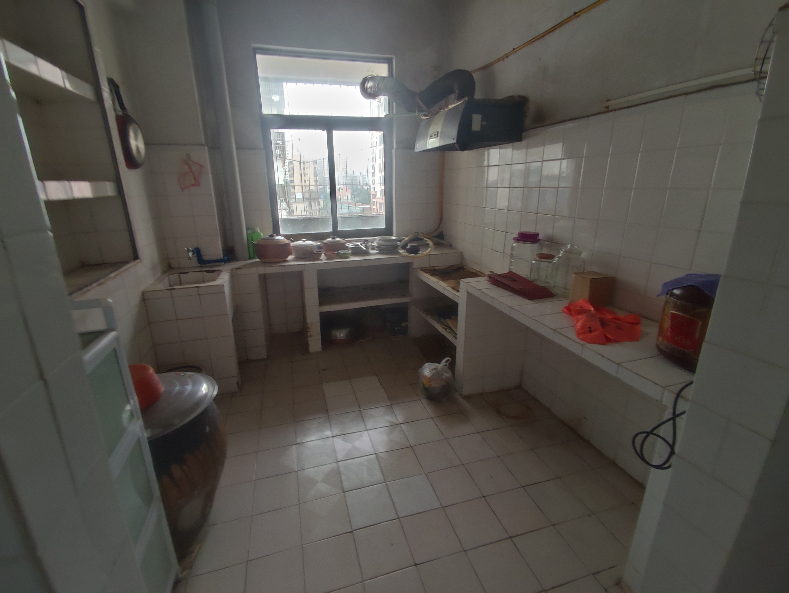 龙华区人民法院宿舍 3室2厅1卫 95.0万 龙华区人民法院宿舍 3室2厅1卫 95.0万室内图