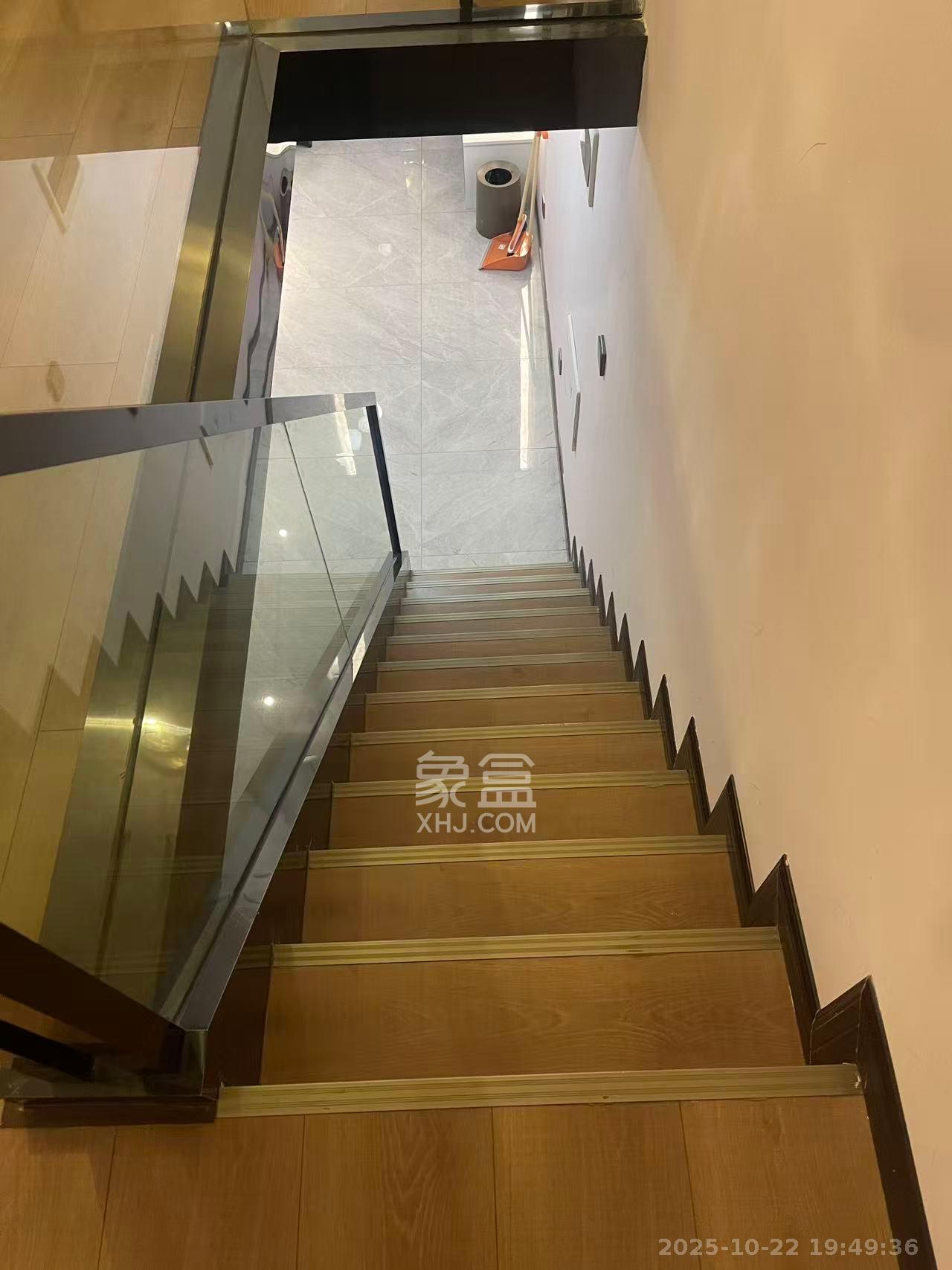 弘坤云寓  2室1厅1卫    2600.0元/月室内图