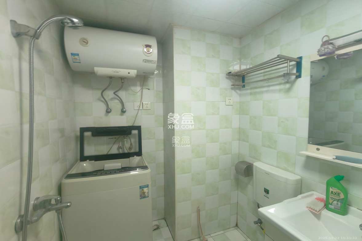 英郡年华  1室1厅1卫    1200.0元/月 英郡年华  1室1厅1卫    1200.0元/月室内图