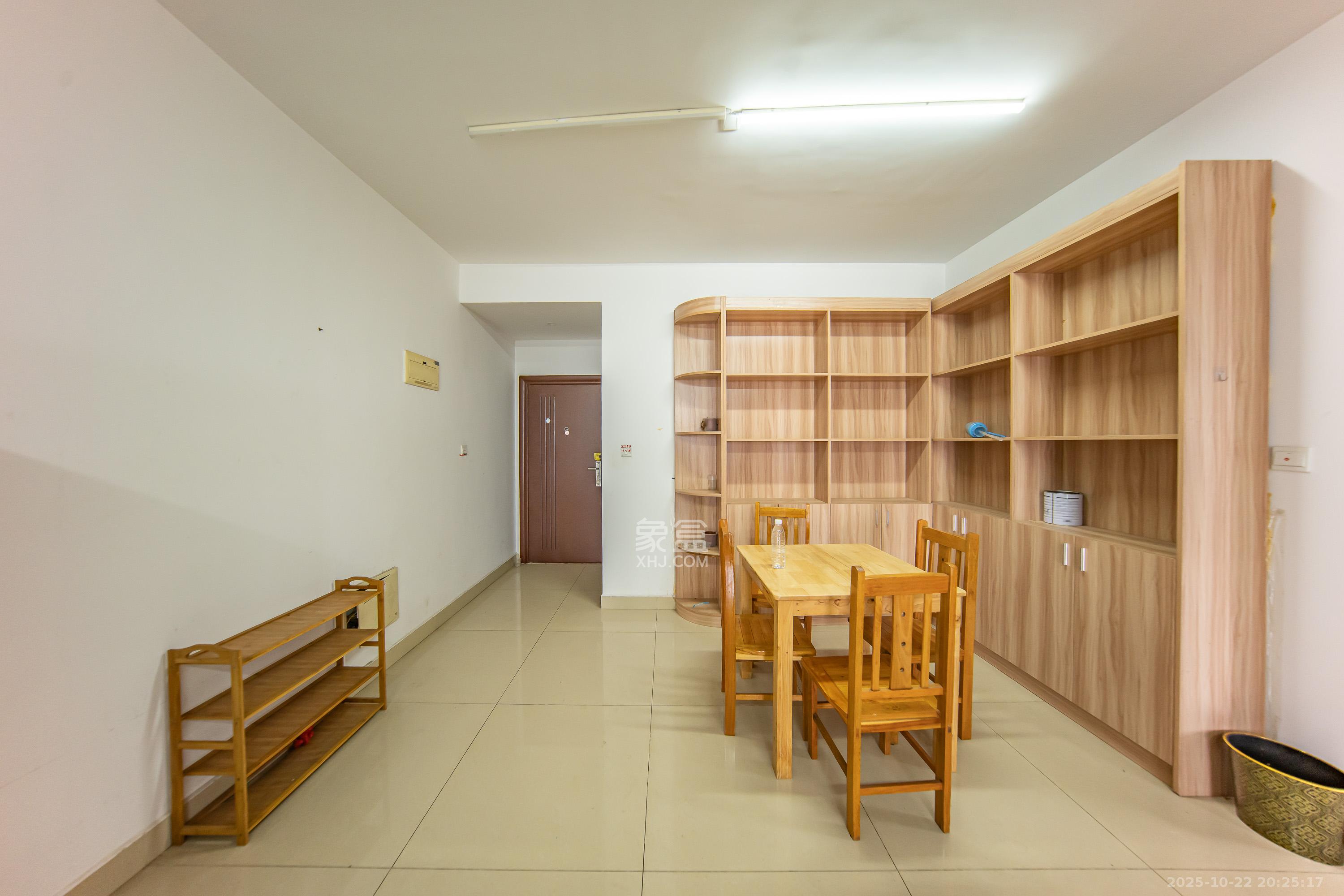 江山帝景雅典  2室2厅1卫    86.8万 江山帝景雅典  2室2厅1卫    86.8万客厅