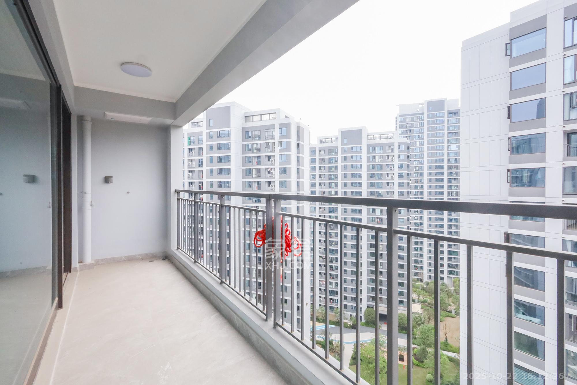 万科森林公园  4室2厅2卫    228.0万 万科森林公园  4室2厅2卫    228.0万阳台