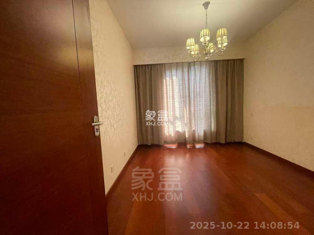 晋合湘水湾一期  4室2厅2卫    5000.0元/月室内图