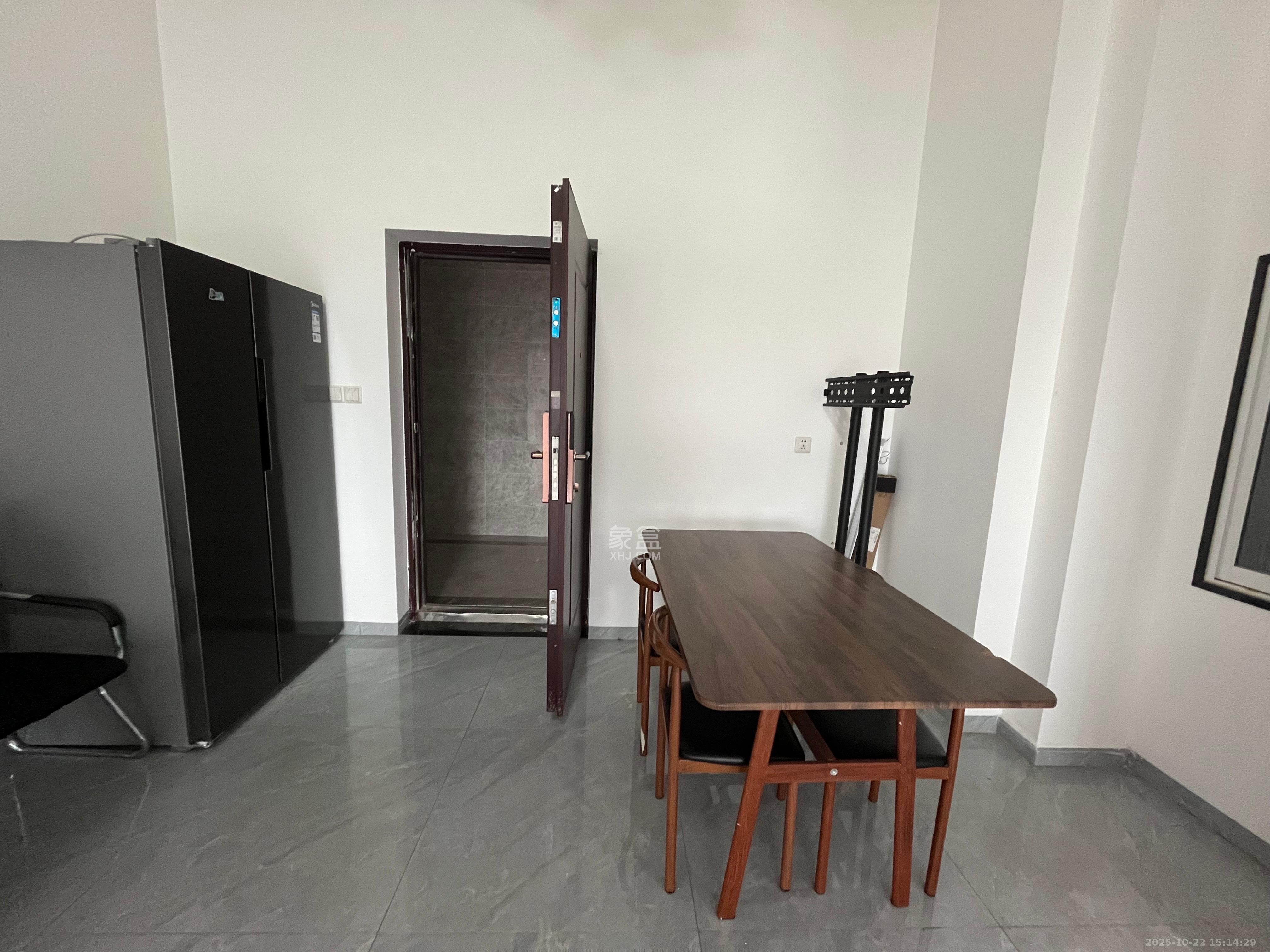 新城悦隽  4室2厅2卫    3200.0元/月室内图