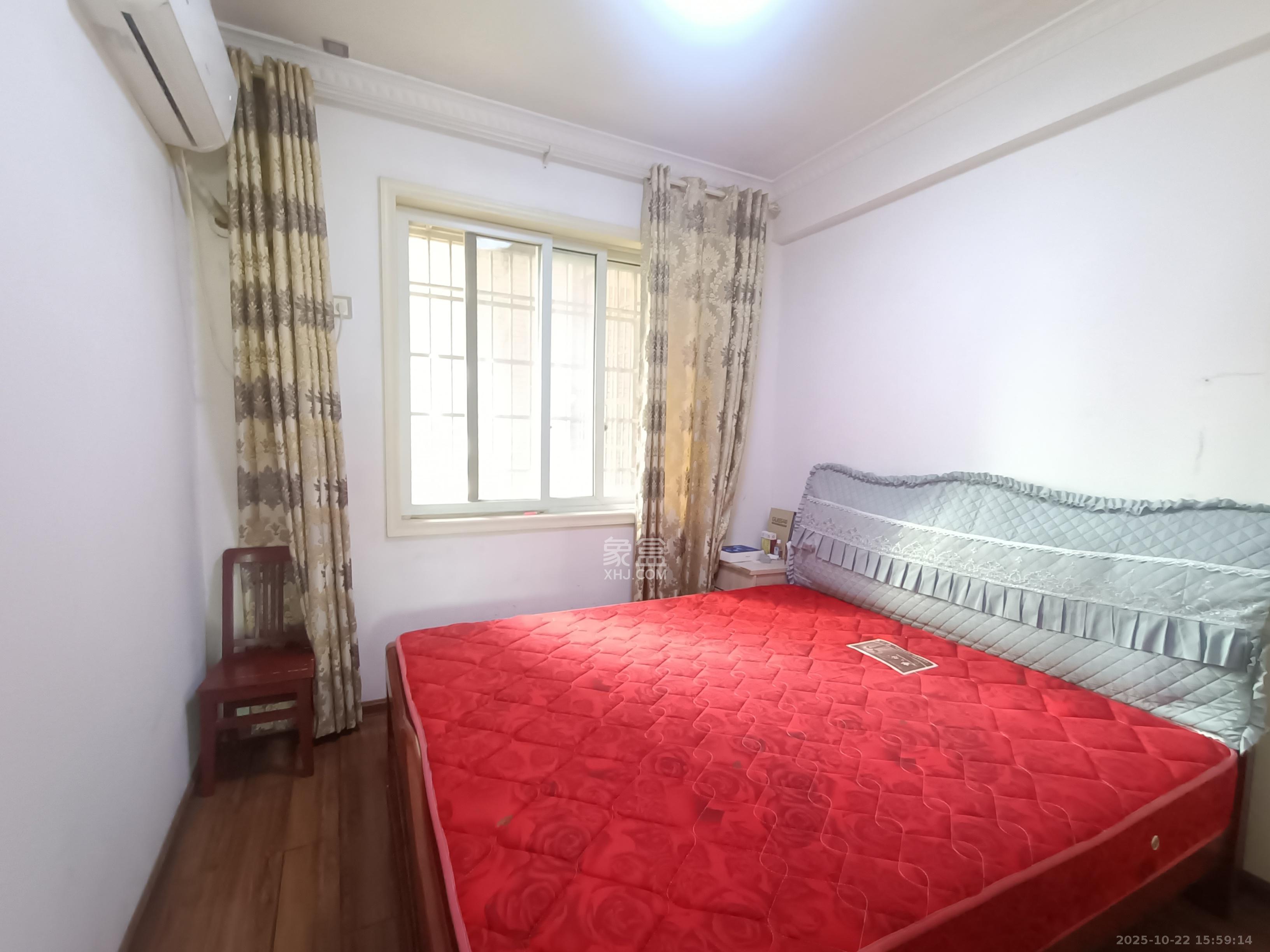 世景华庭  3室2厅2卫    1700.0元/月室内图