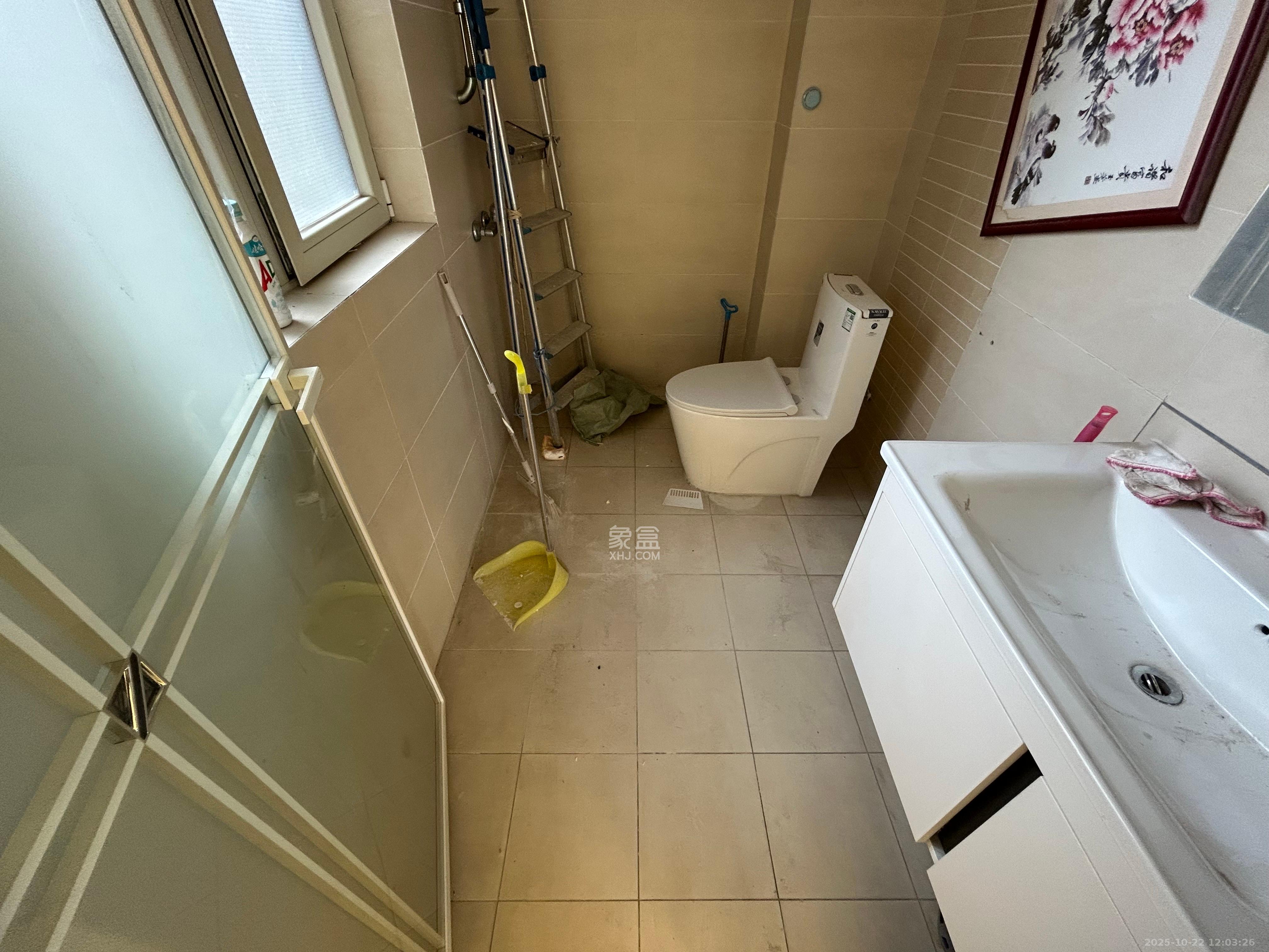 金色屋顶 4室2厅2卫 8000.0元/月 金色屋顶 4室2厅2卫 8000.0元/月室内图