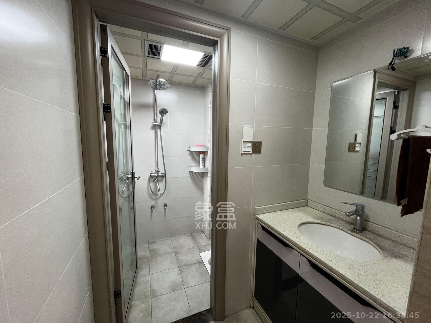 和润园一、二期 3室2厅1卫 2100.0元/月 和润园一、二期 3室2厅1卫 2100.0元/月室内图