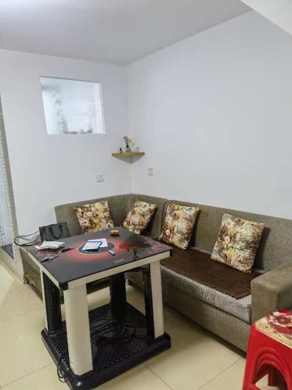 龙泰上品  1室1厅1卫    900.0元/月室内图