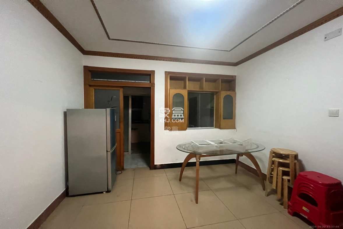 学宫街64号银行宿舍 2室1厅1卫 2800.0元/月 学宫街64号银行宿舍 2室1厅1卫 2800.0元/月室内图