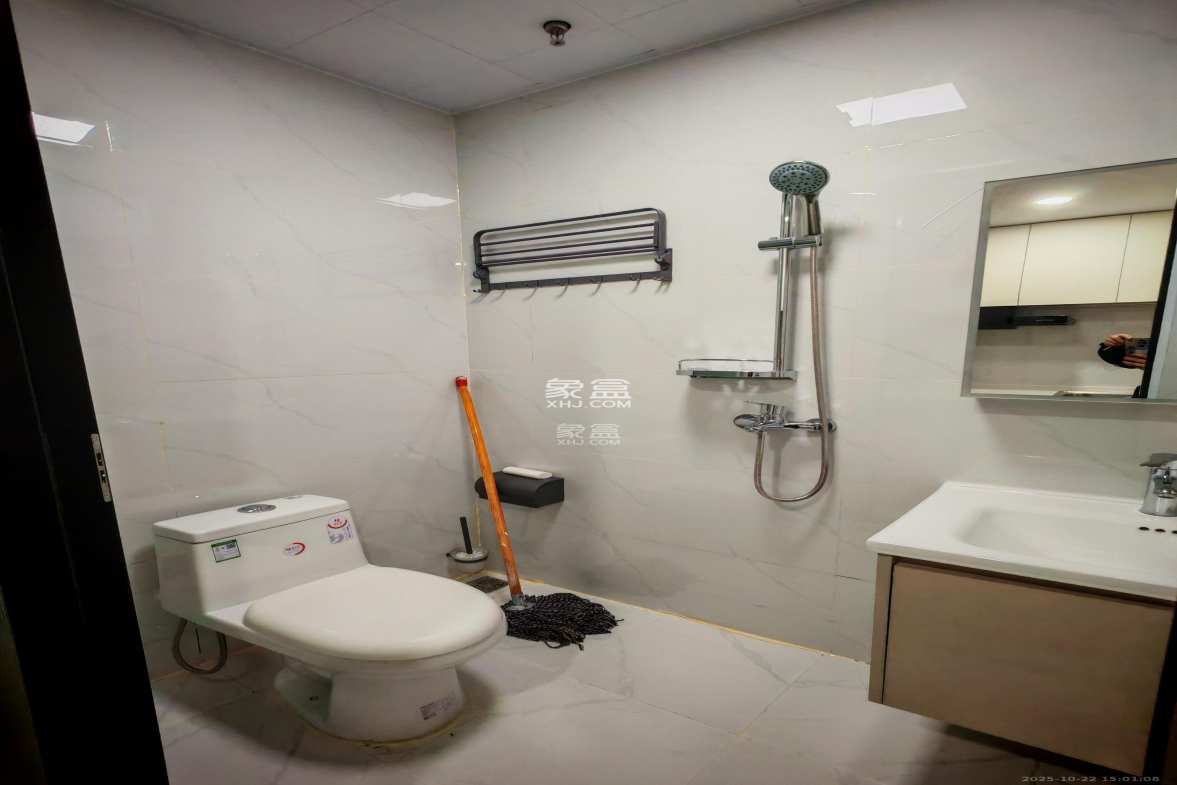 恒大誉府(融誉商业中心)  1室1厅1卫    1500.0元/月 恒大誉府(融誉商业中心)  1室1厅1卫    1500.0元/月室内图