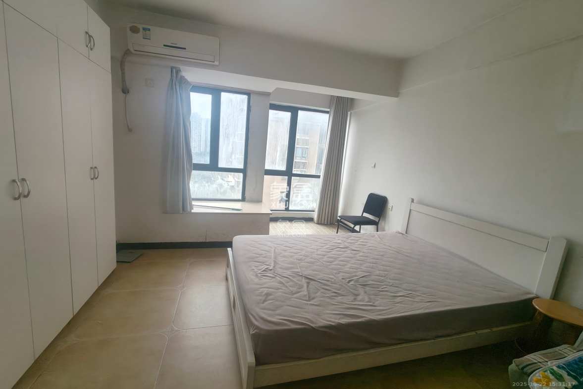 英郡年华  1室1厅1卫    1200.0元/月 英郡年华  1室1厅1卫    1200.0元/月室内图