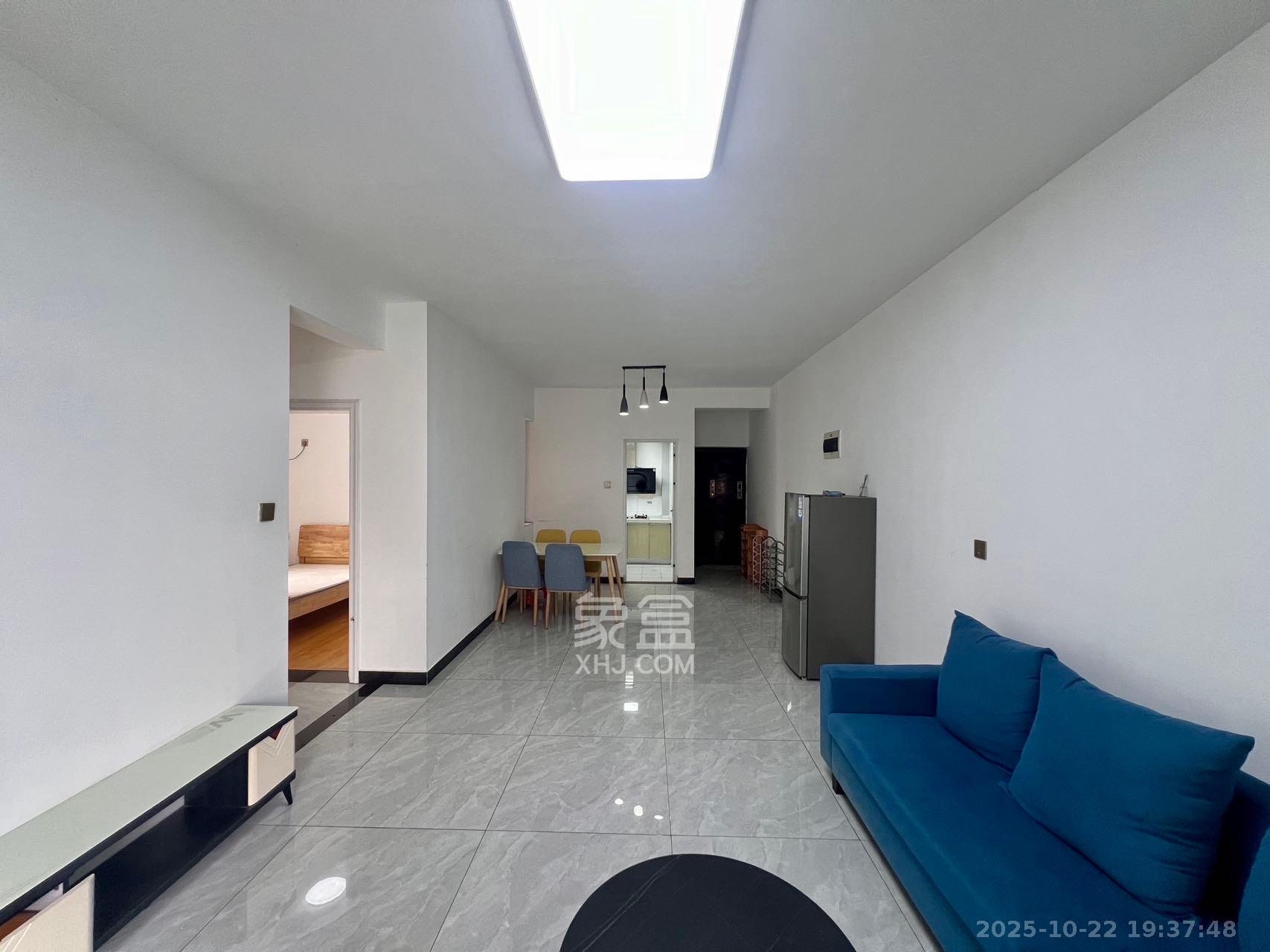 湘府十城(汇财御景湾新寓,汇财国际)  1室2厅2卫    2000.0元/月 湘府十城(汇财御景湾新寓,汇财国际)  1室2厅2卫    2000.0元/月室内图