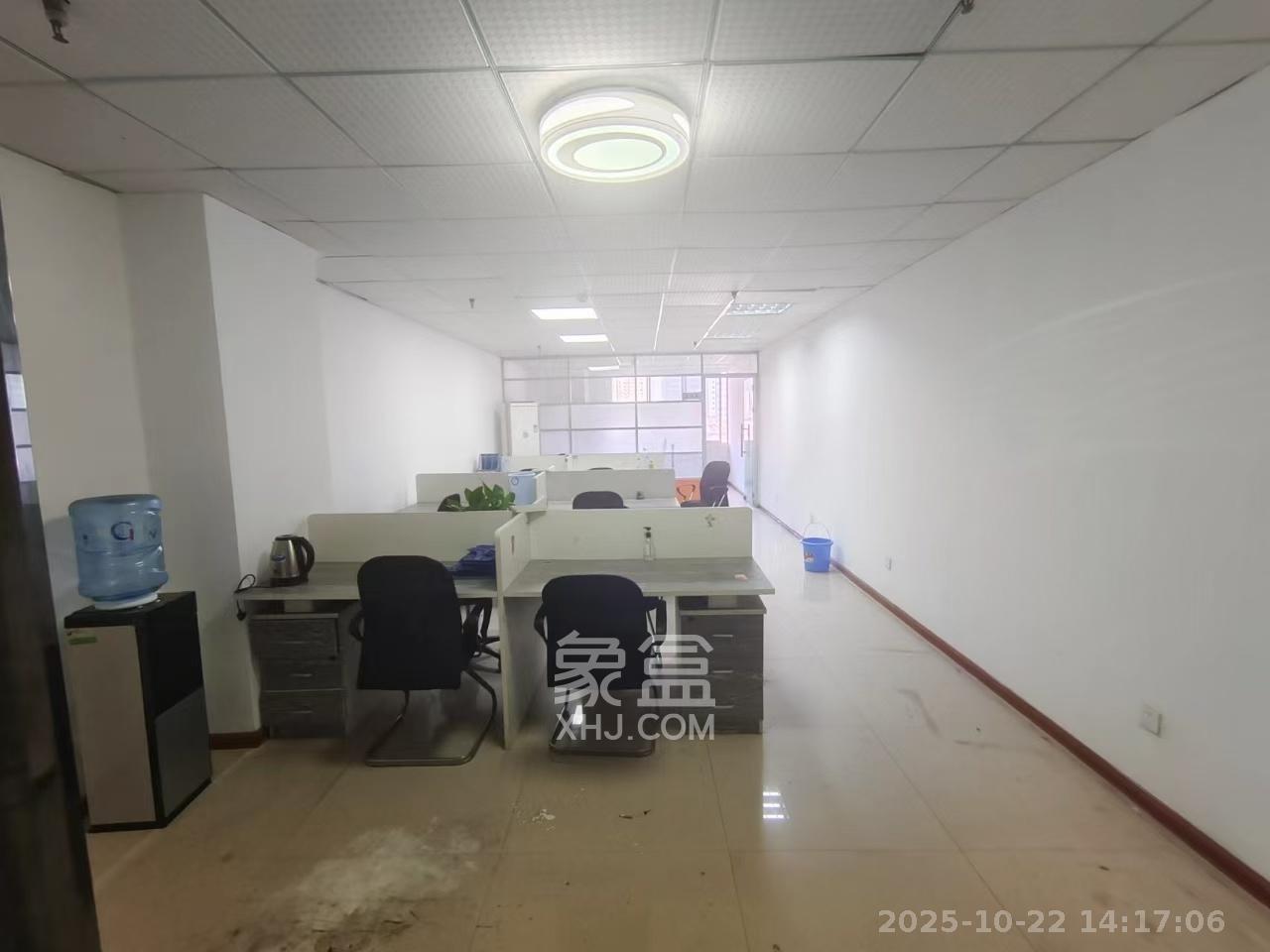 蓝色地标  1室1厅1卫    2700.0元/月 蓝色地标  1室1厅1卫    2700.0元/月室内图