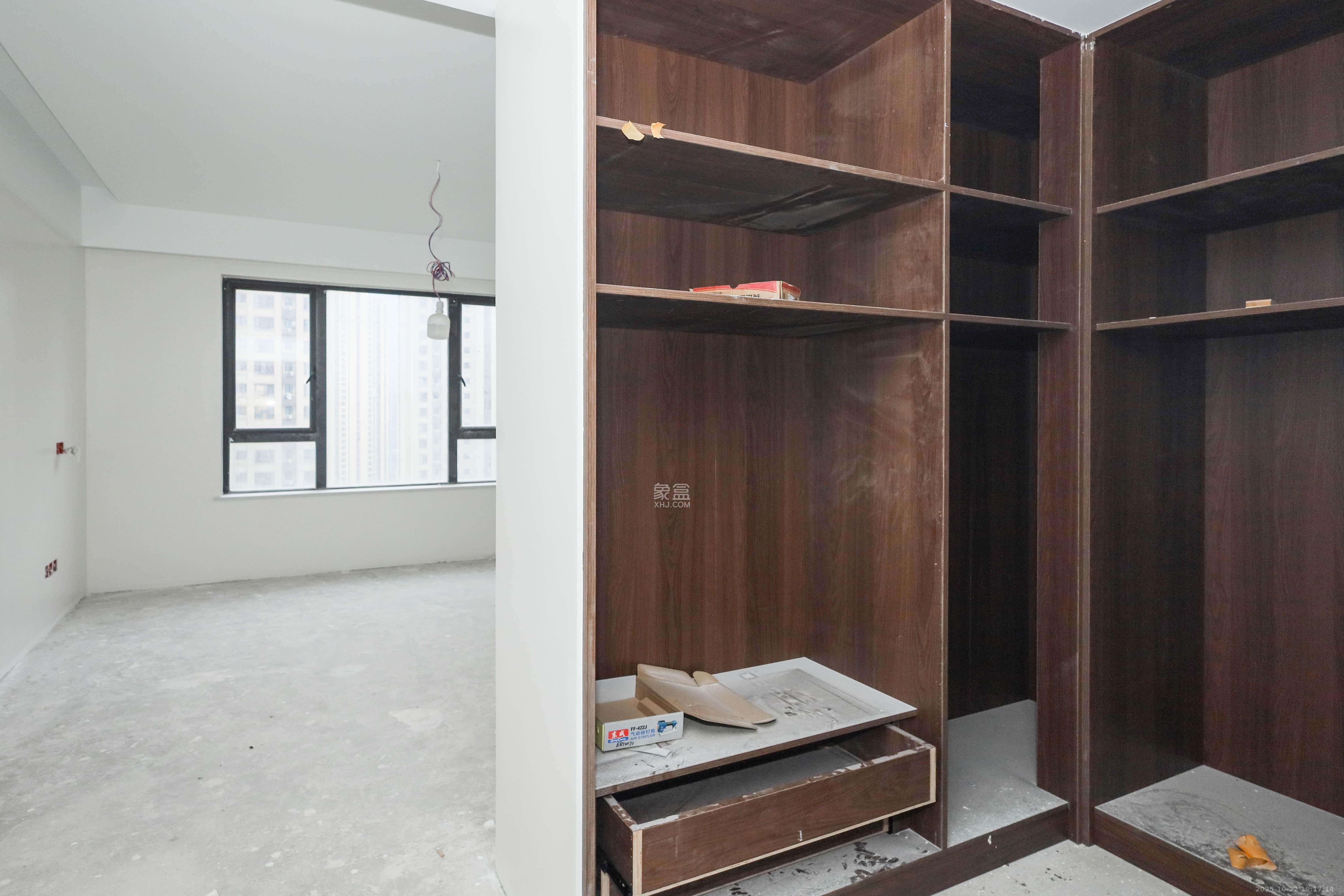 惠天然梅岭国际  5室2厅1卫    240.0万卧室