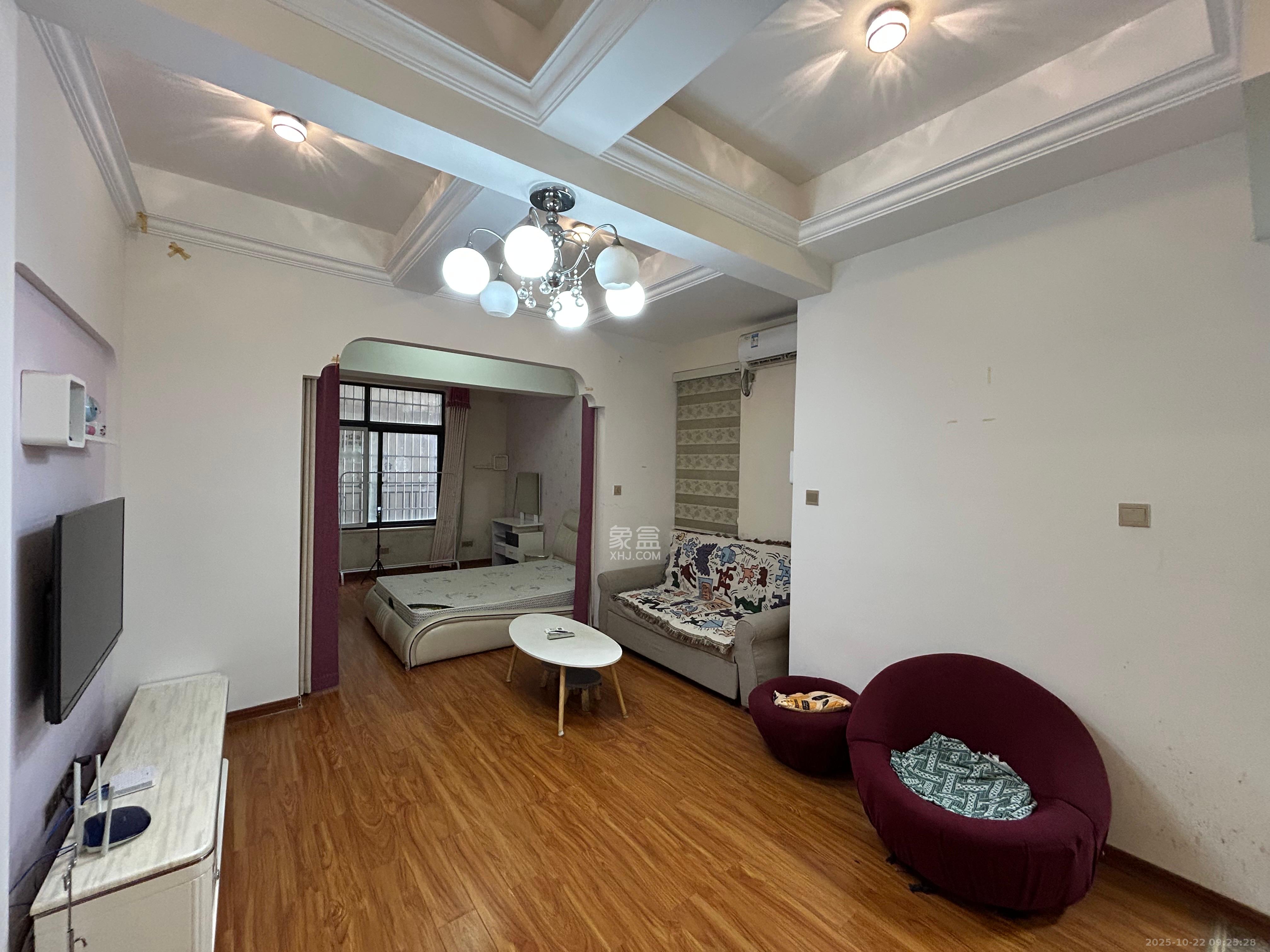 红树湾  1室1厅1卫    1600.0元/月室内图1