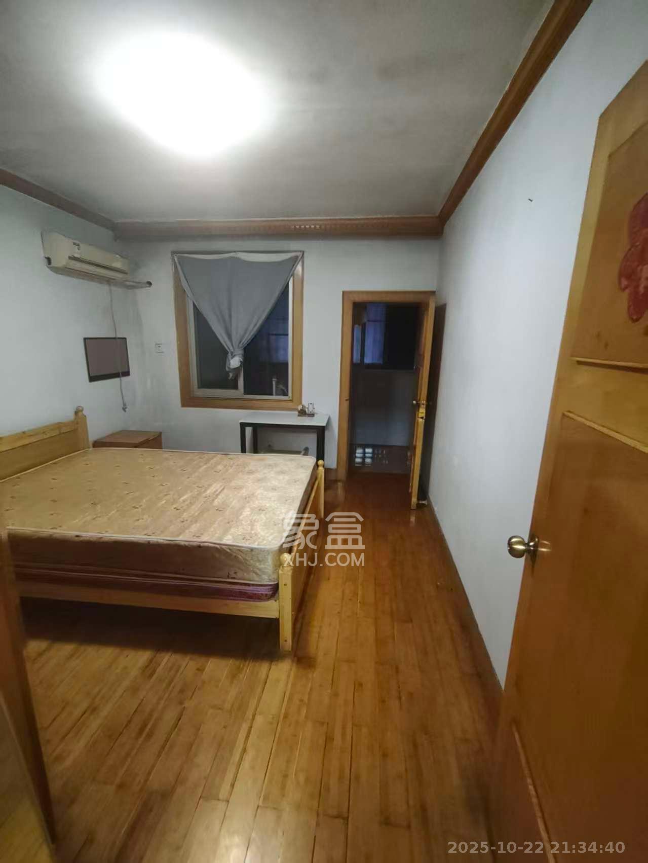 湘绣研究所南院 2室1厅1卫 1600.0元/月 湘绣研究所南院 2室1厅1卫 1600.0元/月室内图