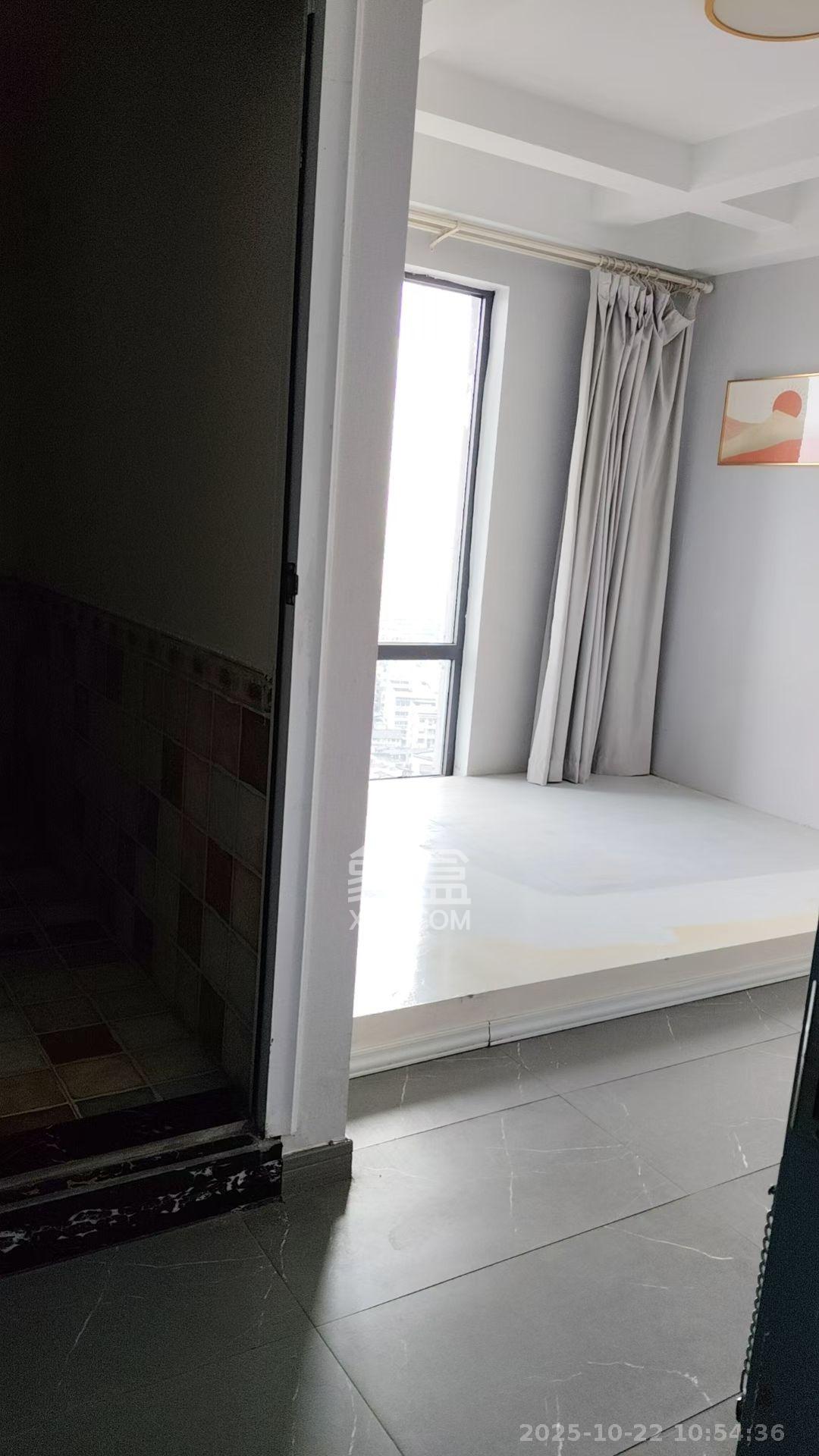 君临国际  5室1厅1卫    4500.0元/月 君临国际  5室1厅1卫    4500.0元/月室内图