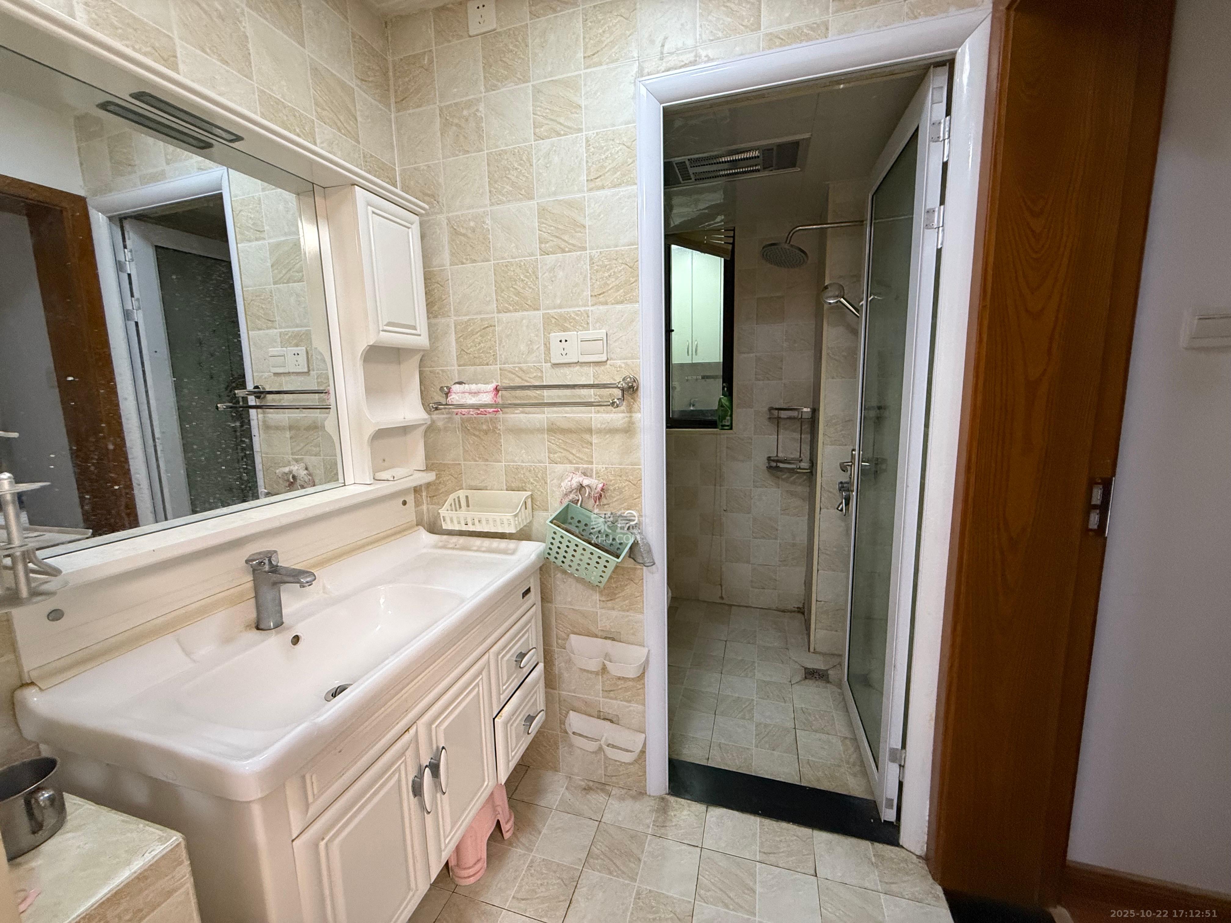 华润橡树湾  1室1厅1卫    2000.0元/月室内图