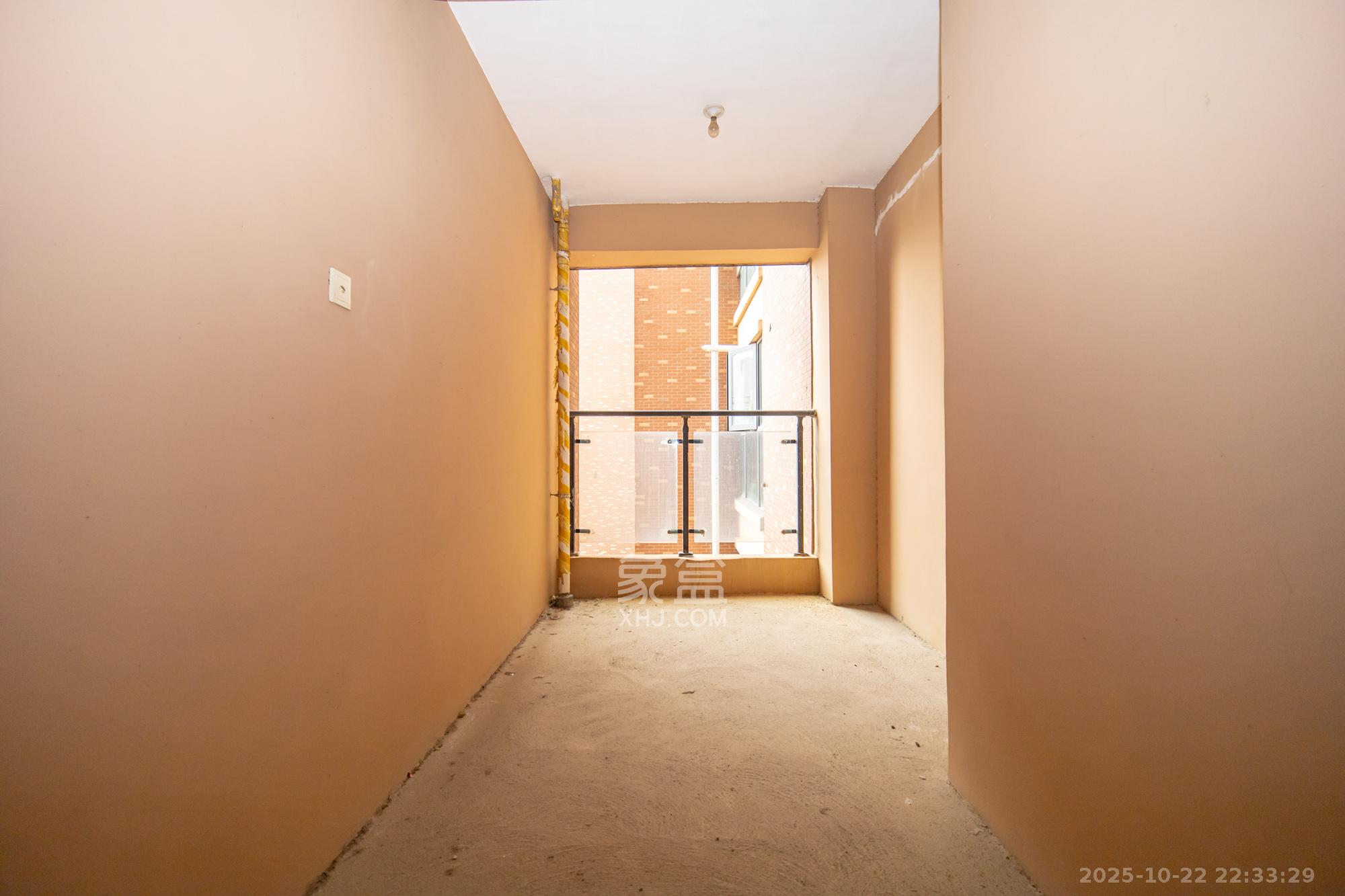 金色溪泉湾  3室2厅2卫    90.0万 金色溪泉湾  3室2厅2卫    90.0万卧室