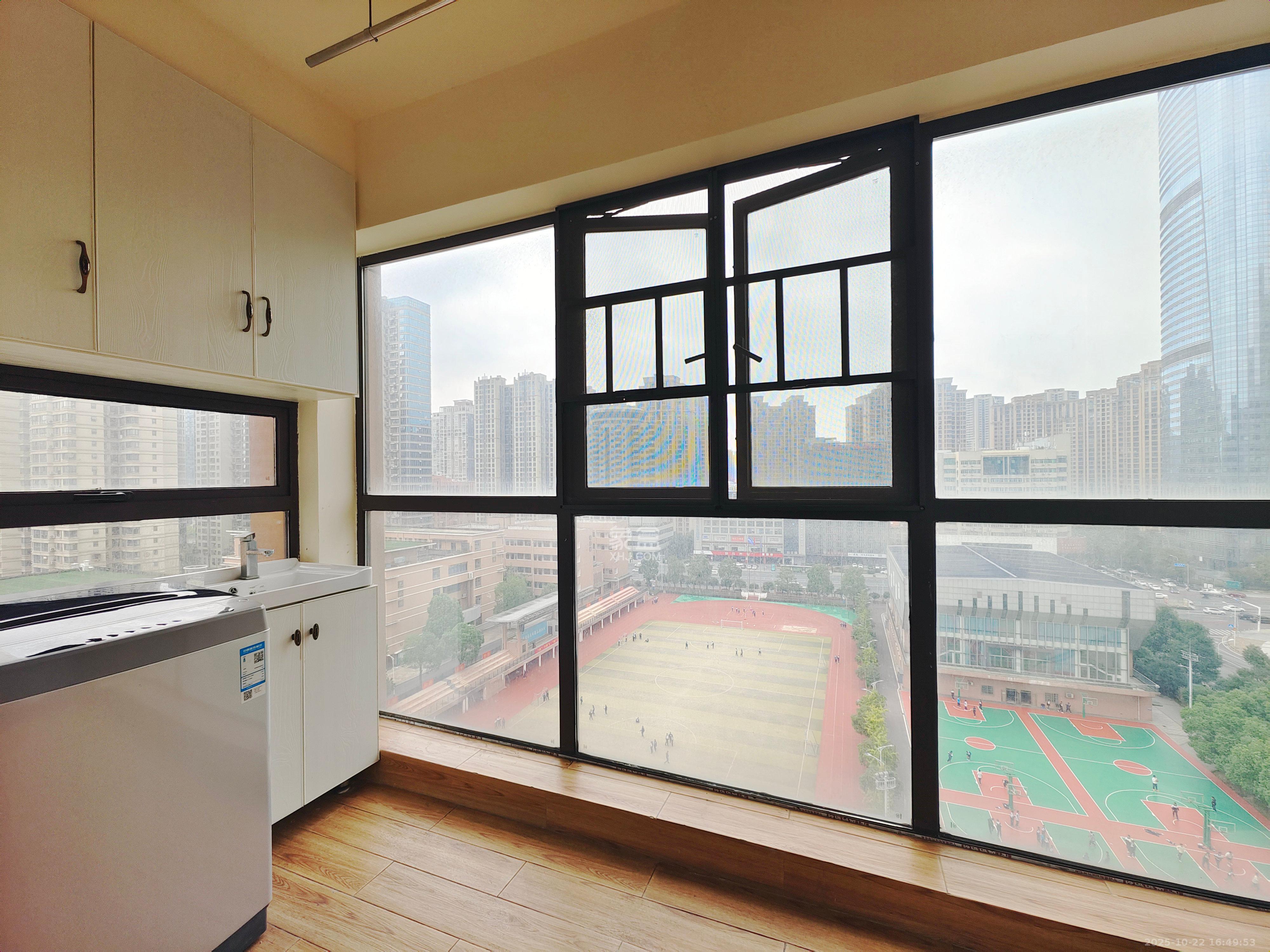 联晟大厦  3室2厅1卫    3200.0元/月室内图