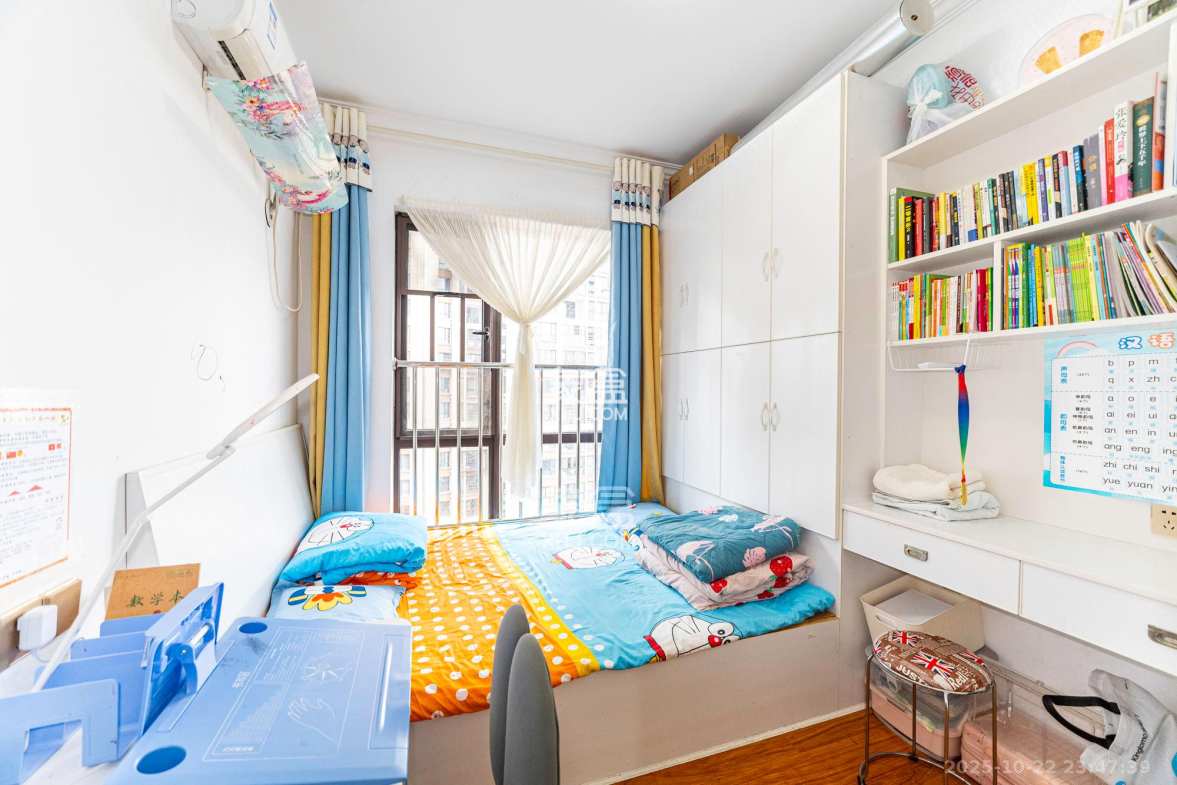 国泰九龙湾 3室2厅2卫 88.8万 国泰九龙湾 3室2厅2卫 88.8万卧室