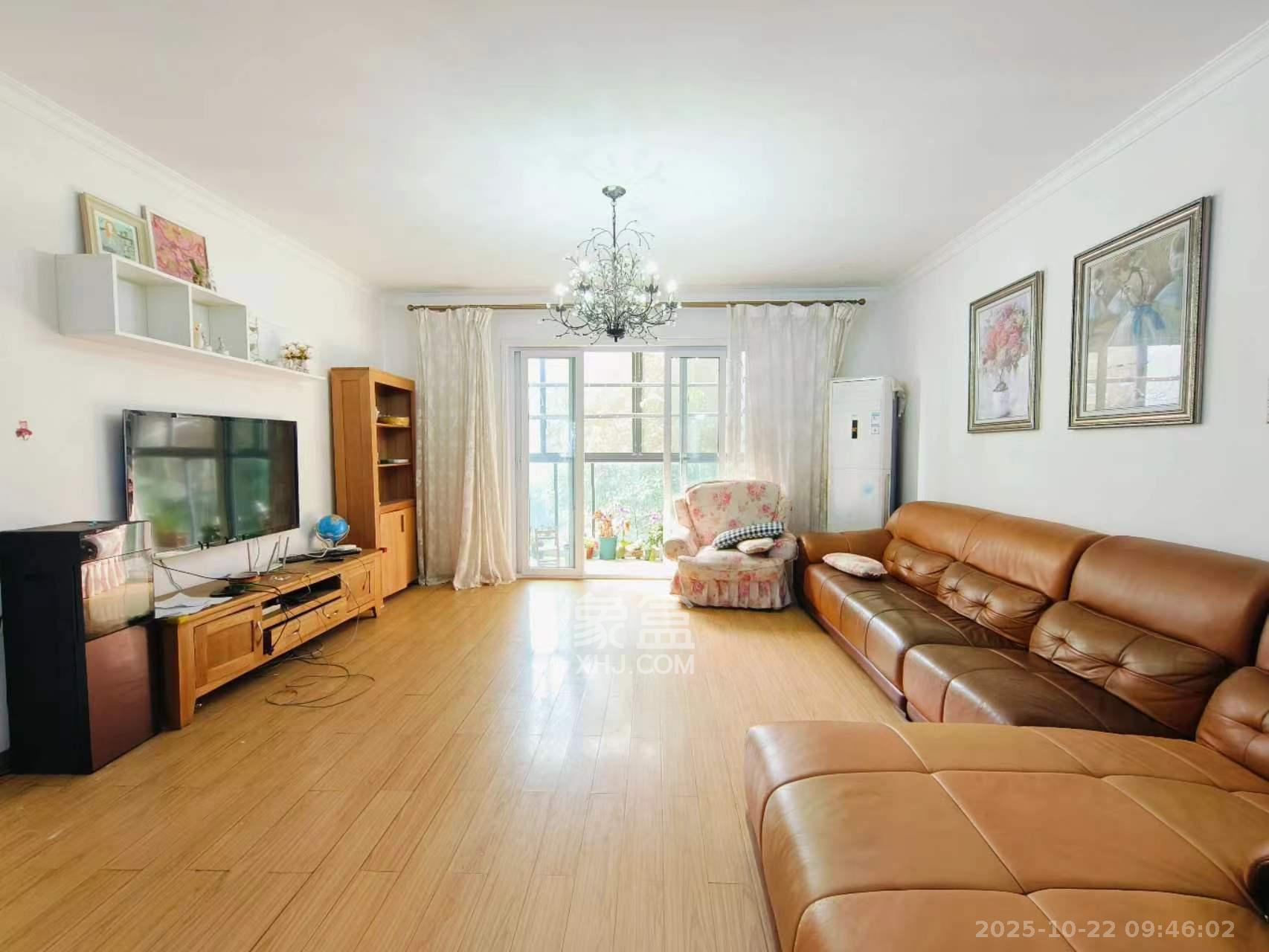 联美品格  4室2厅2卫    3200.0元/月 联美品格  4室2厅2卫    3200.0元/月