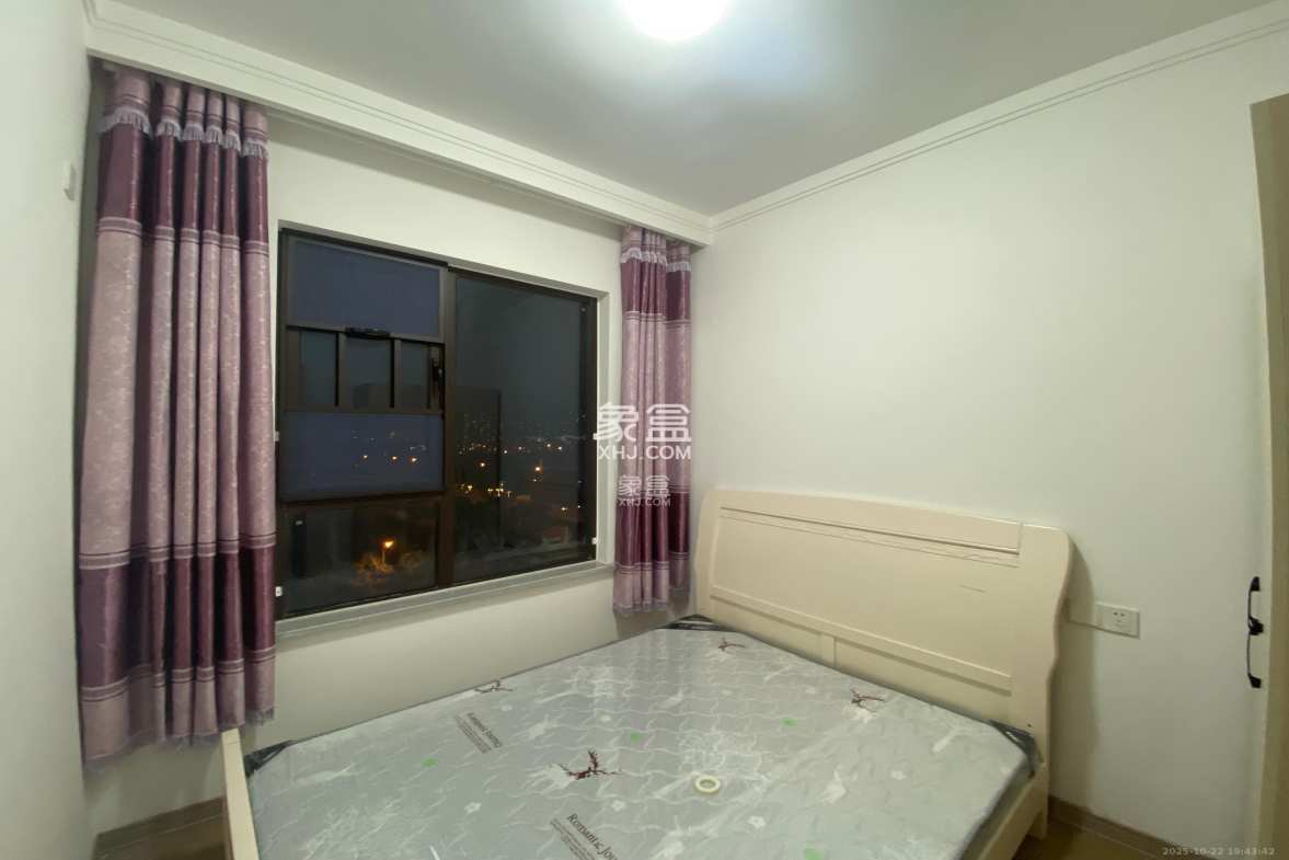 春晖花园 4室2厅2卫 2400.0元/月 春晖花园 4室2厅2卫 2400.0元/月室内图