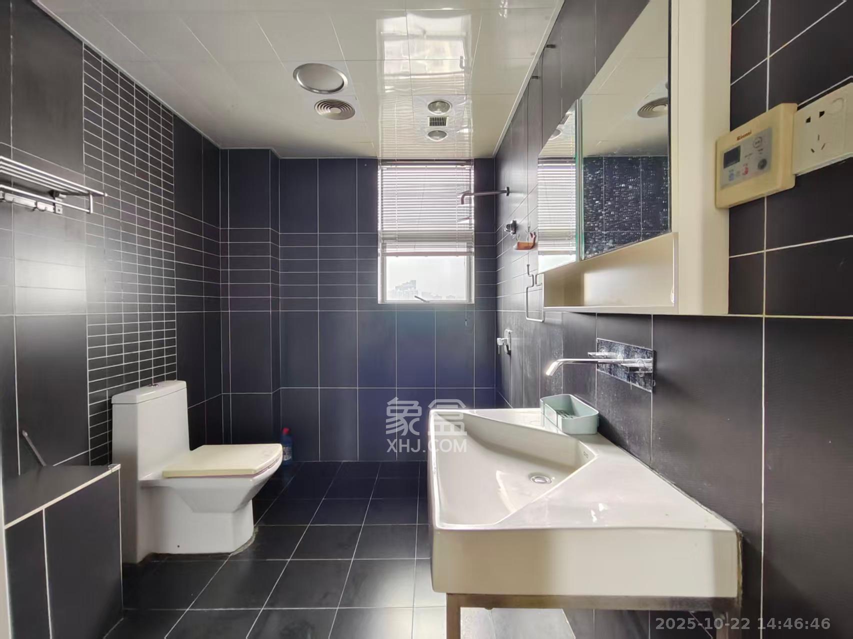 银港水晶城 3室2厅2卫 2800.0元/月 银港水晶城 3室2厅2卫 2800.0元/月室内图