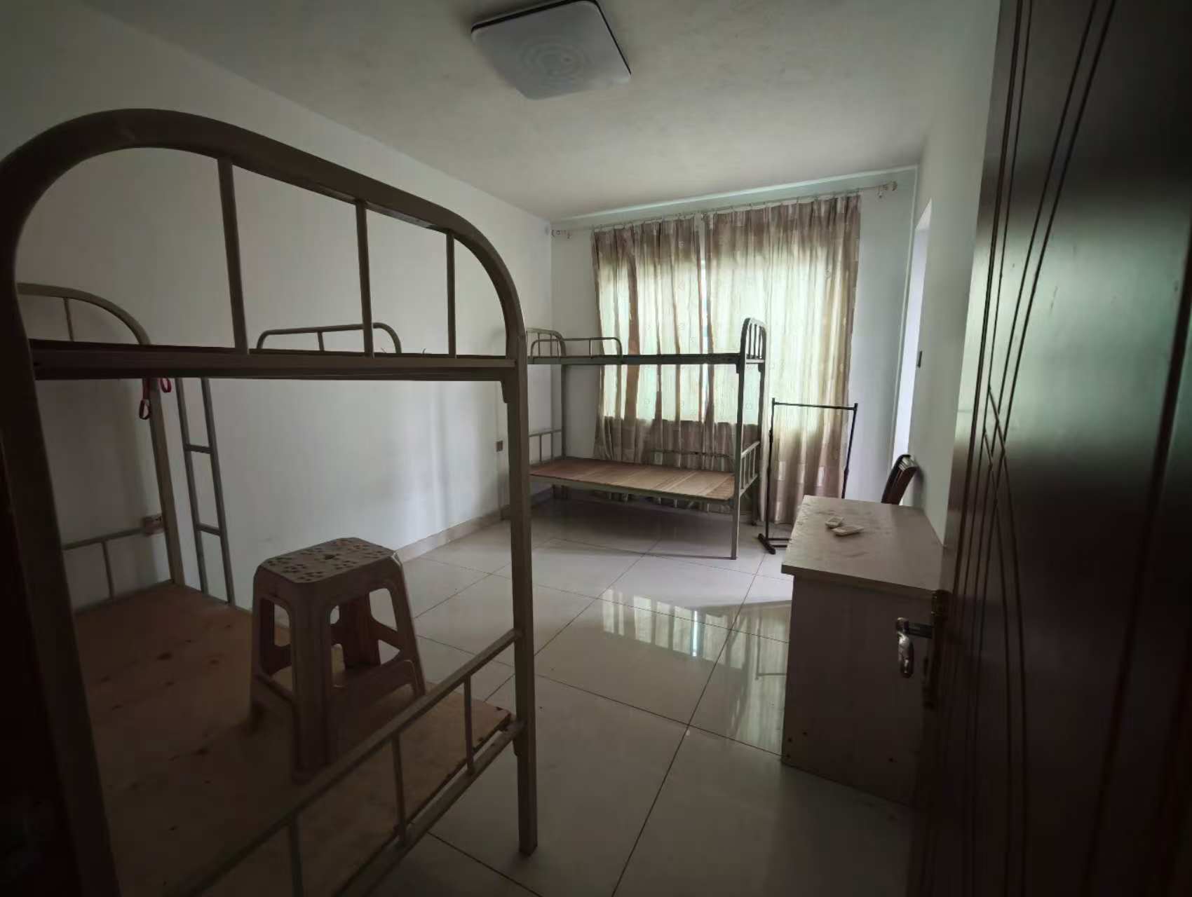 富豪大厦(富豪花园)  2室1厅1卫    2300.0元/月室内图