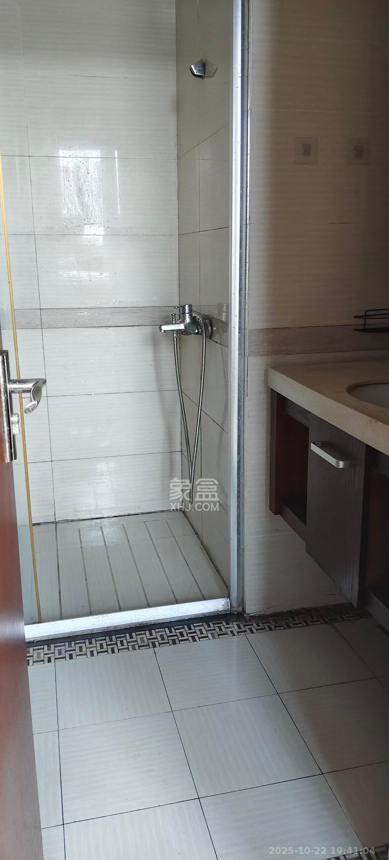 听香水榭 1室1厅1卫 1600.0元/月 听香水榭 1室1厅1卫 1600.0元/月室内图