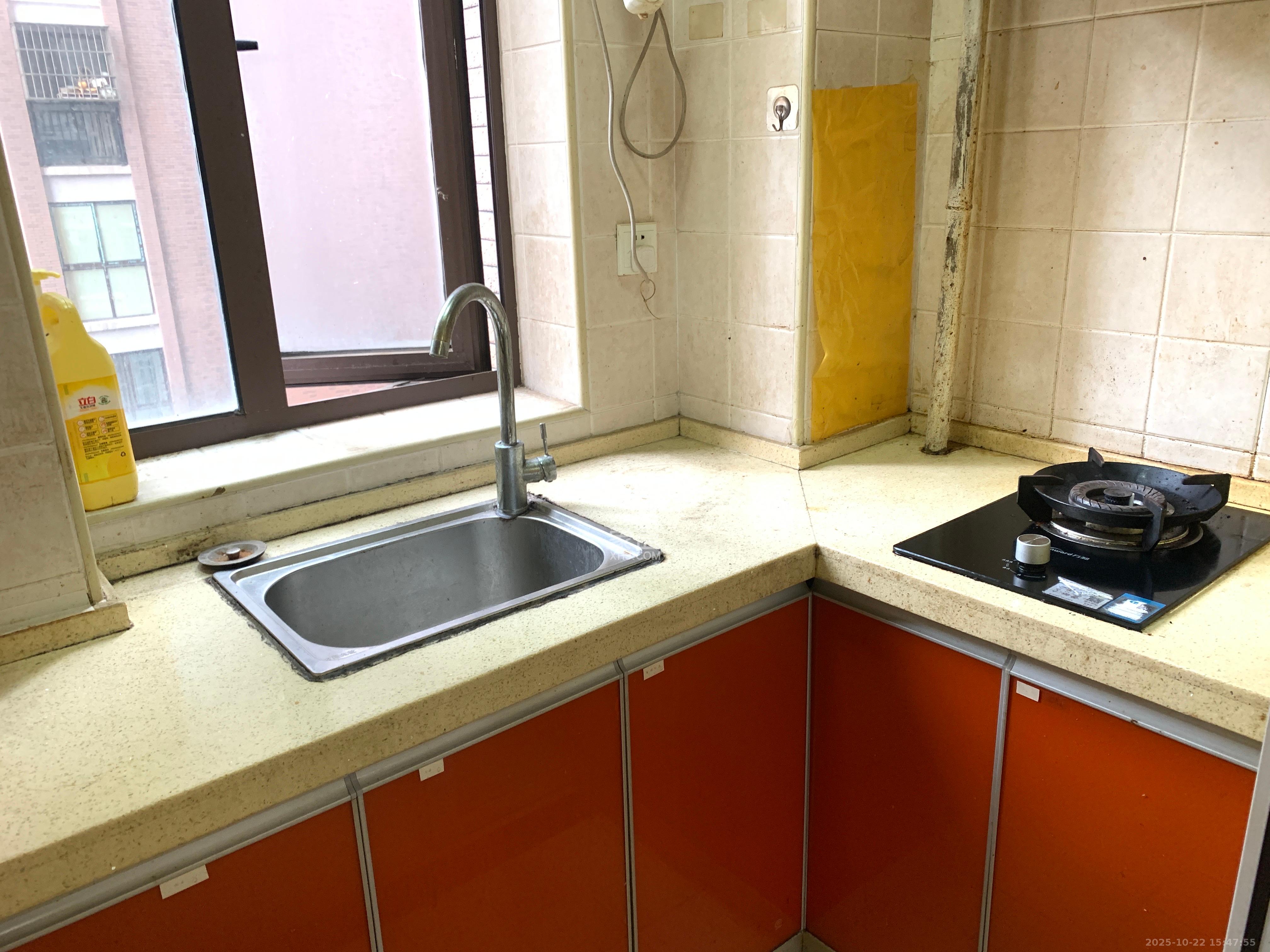 水岸世景  1室1厅1卫    1000.0元/月 水岸世景  1室1厅1卫    1000.0元/月室内图