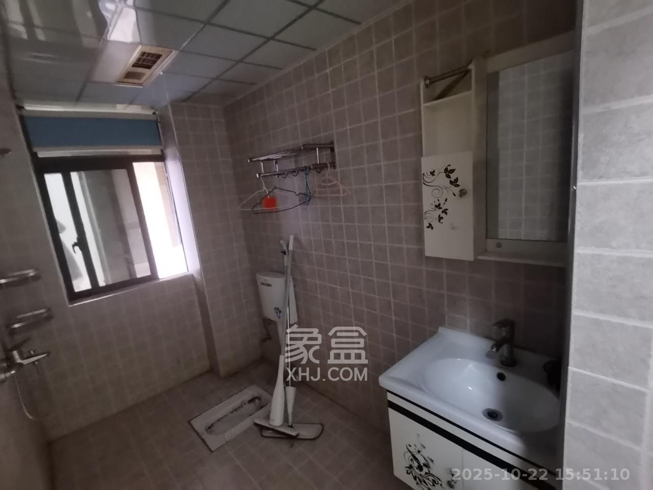 中南红领邦(红星嘉和苑) 3室1厅2卫 2000.0元/月 中南红领邦(红星嘉和苑) 3室1厅2卫 2000.0元/月室内图