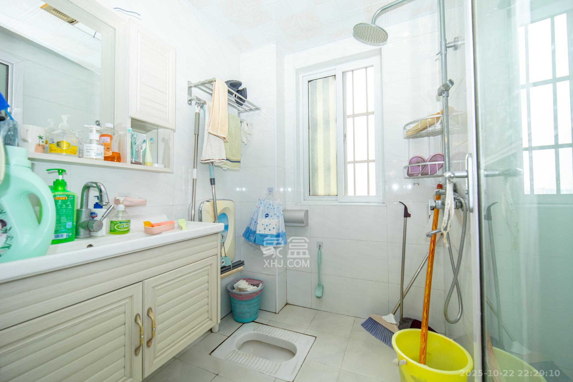 楚天世纪城西苑 3室2厅2卫 76.0万 楚天世纪城西苑 3室2厅2卫 76.0万卫生间