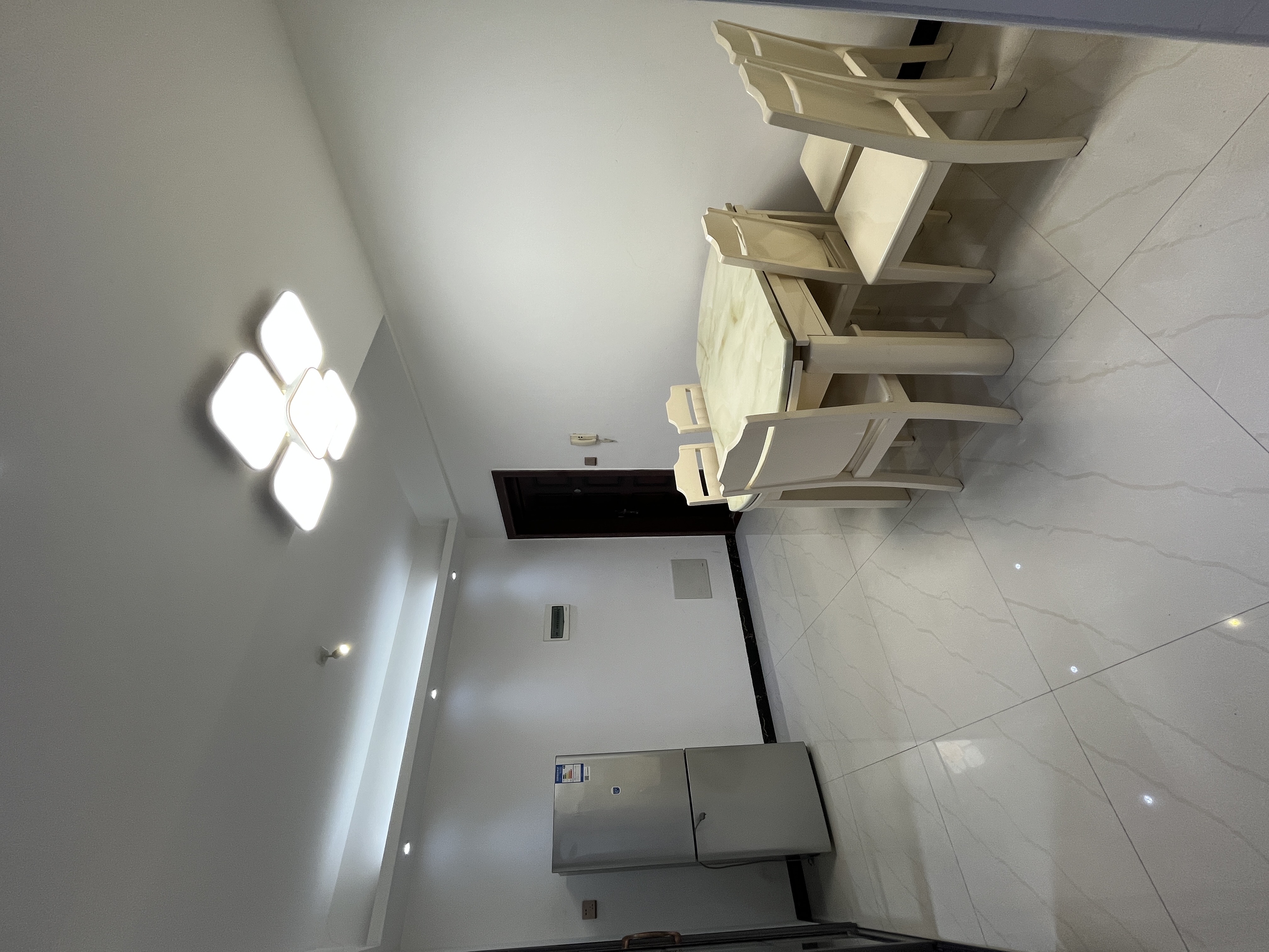 华新苑  2室2厅1卫    1900.0元/月室内图