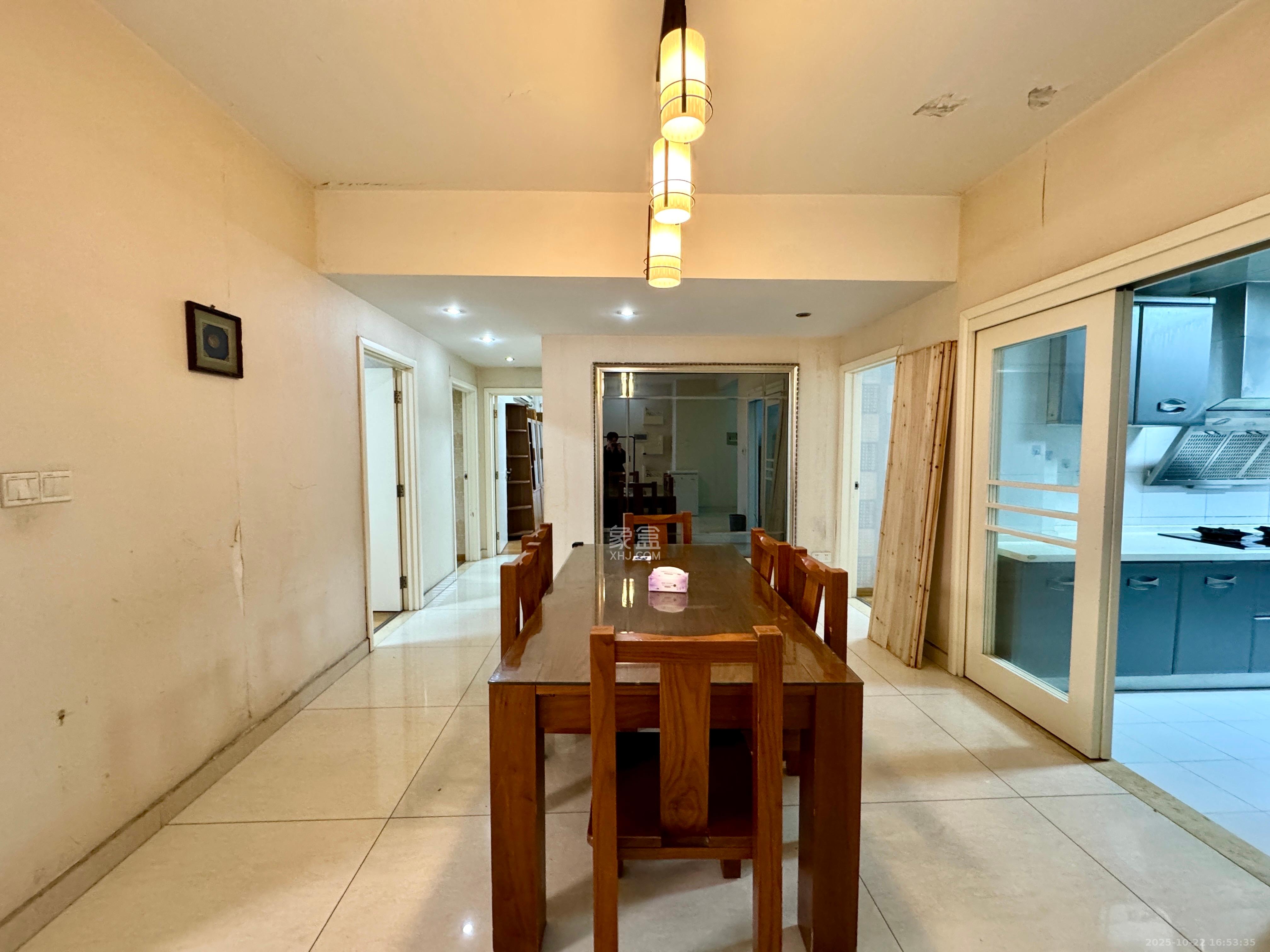 西山汇景一、二期  4室2厅2卫    4800.0元/月 西山汇景一、二期  4室2厅2卫    4800.0元/月室内图