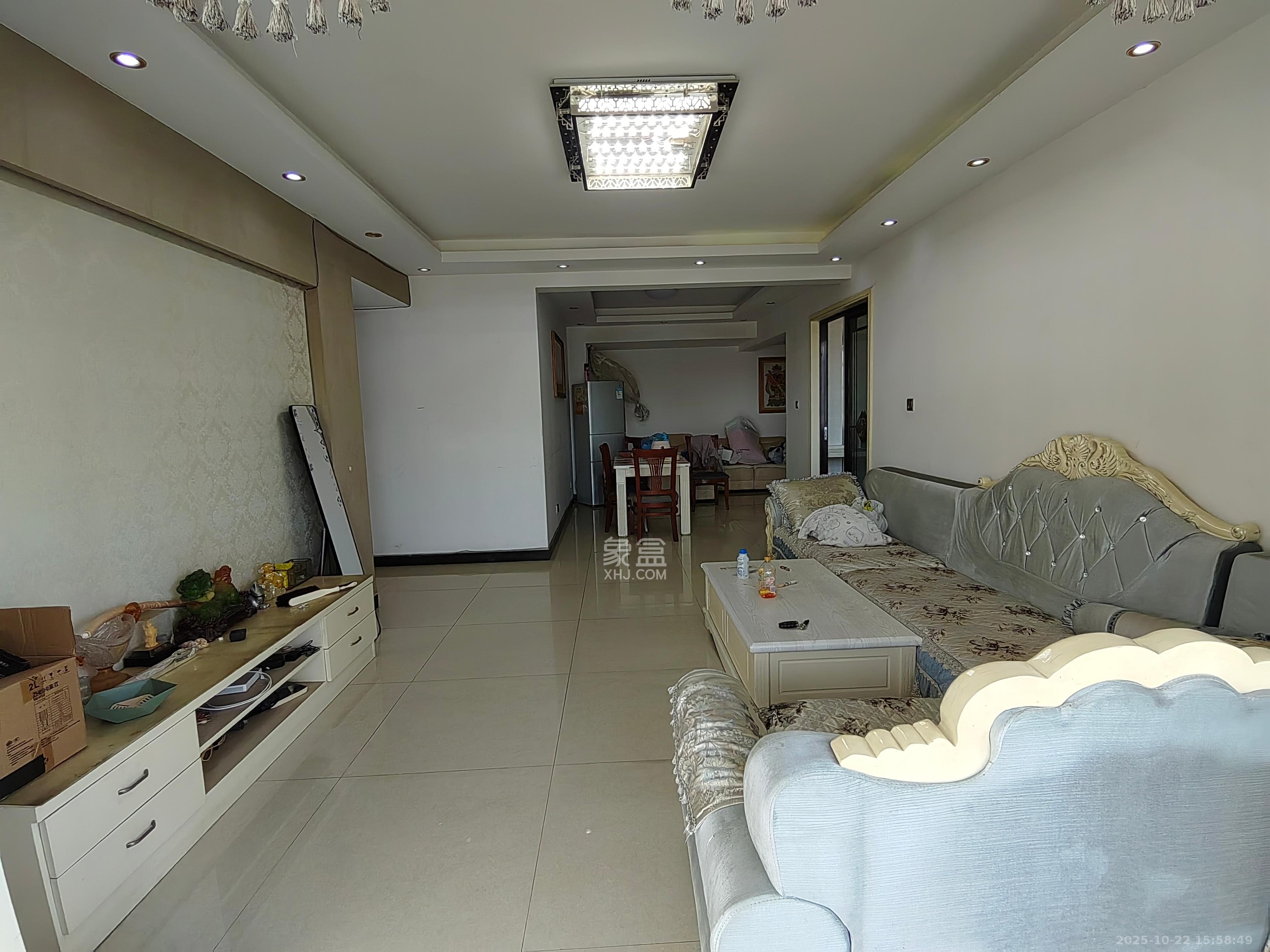 世景华庭  3室2厅2卫    1700.0元/月 世景华庭  3室2厅2卫    1700.0元/月