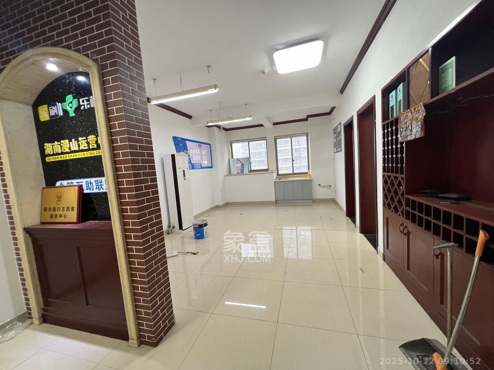 汇达国际公馆(汇达大厦) 2室2厅1卫 2200.0元/月 汇达国际公馆(汇达大厦) 2室2厅1卫 2200.0元/月室内图