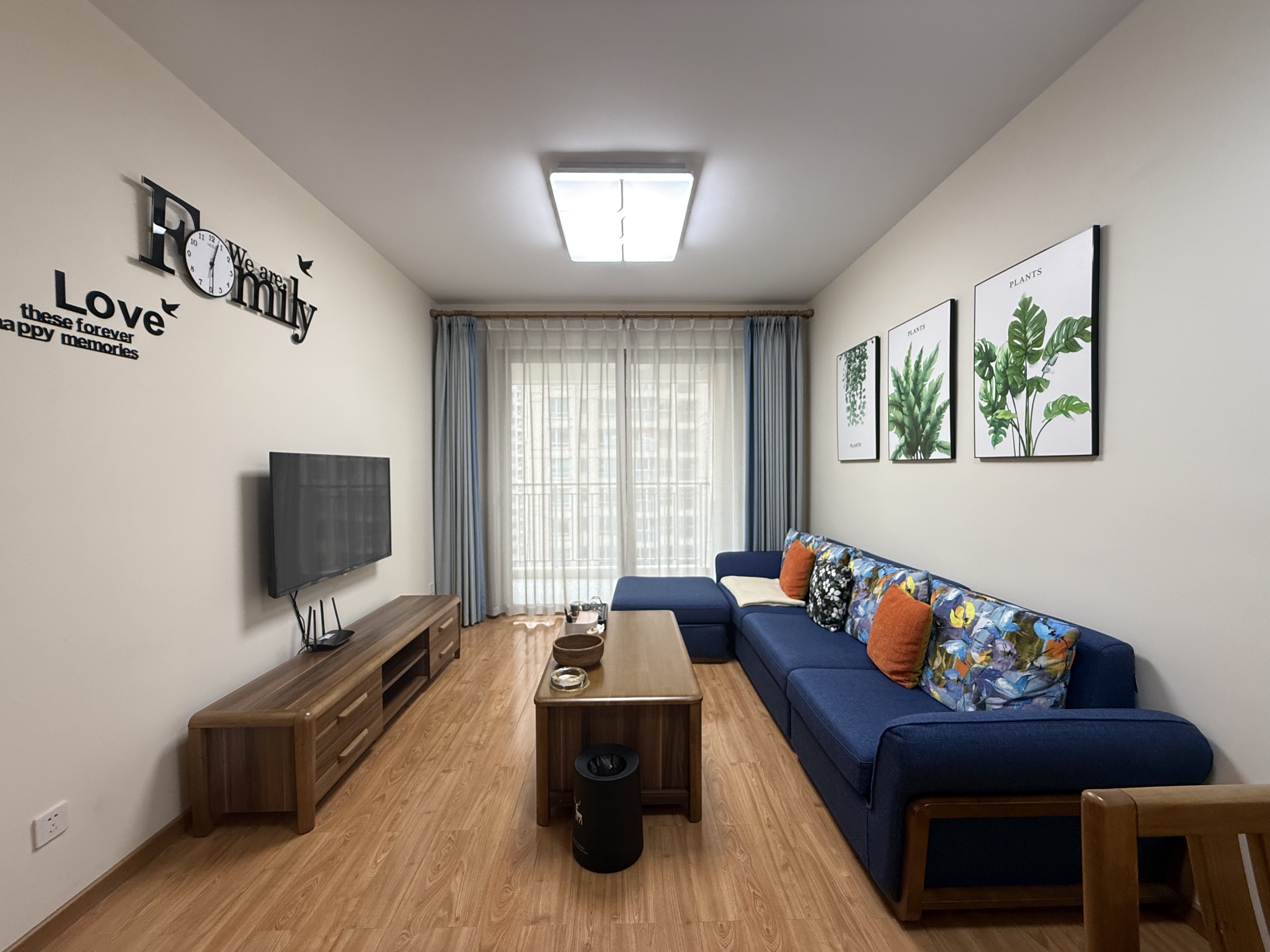 晋合湘水湾三期  2室2厅1卫    2500.0元/月户型图